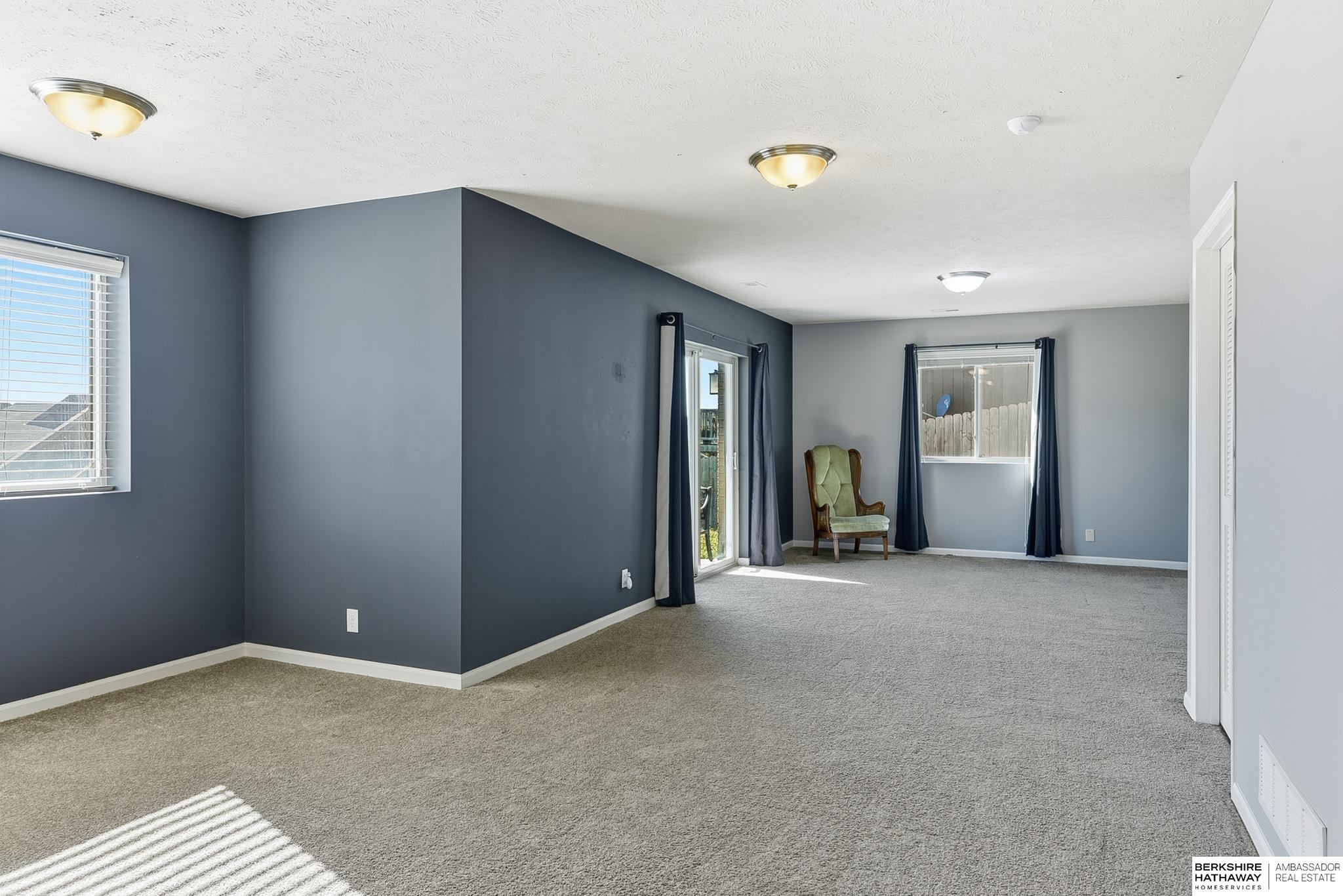 Omaha, Nebraska 68136, United States, 4 Bedrooms Bedrooms, ,2 BathroomsBathrooms,Residential,Active,240856