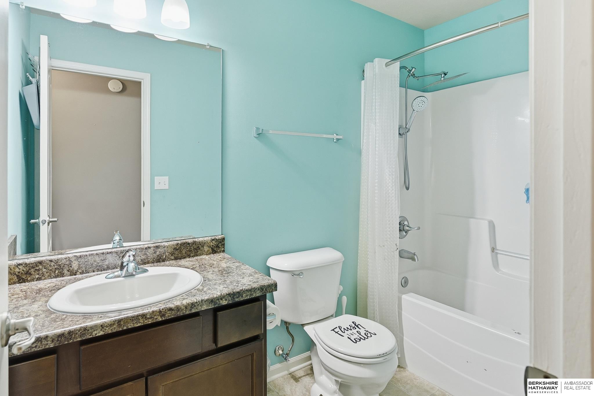 Omaha, Nebraska 68136, United States, 4 Bedrooms Bedrooms, ,2 BathroomsBathrooms,Residential,Active,240856