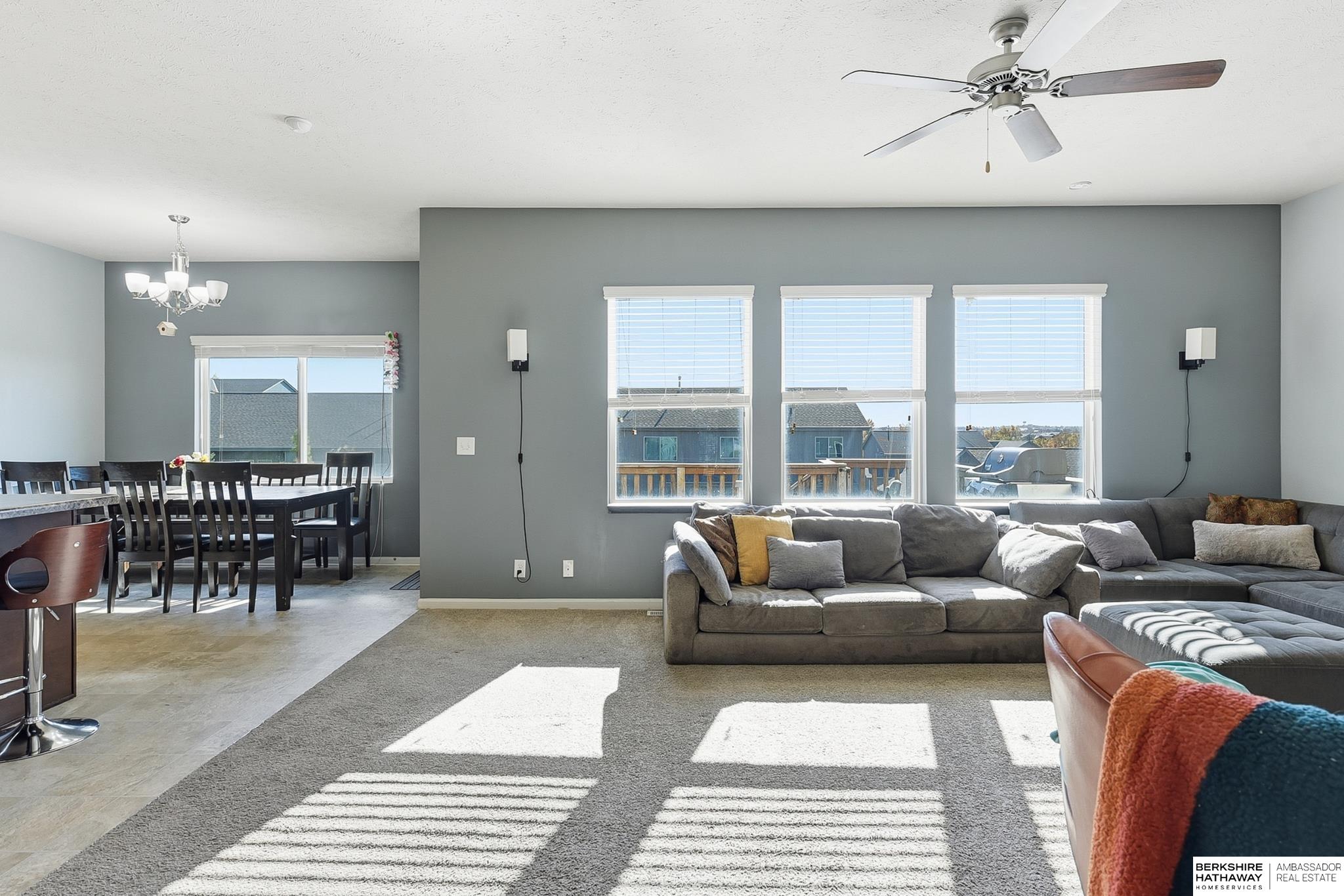 Omaha, Nebraska 68136, United States, 4 Bedrooms Bedrooms, ,2 BathroomsBathrooms,Residential,Active,240856