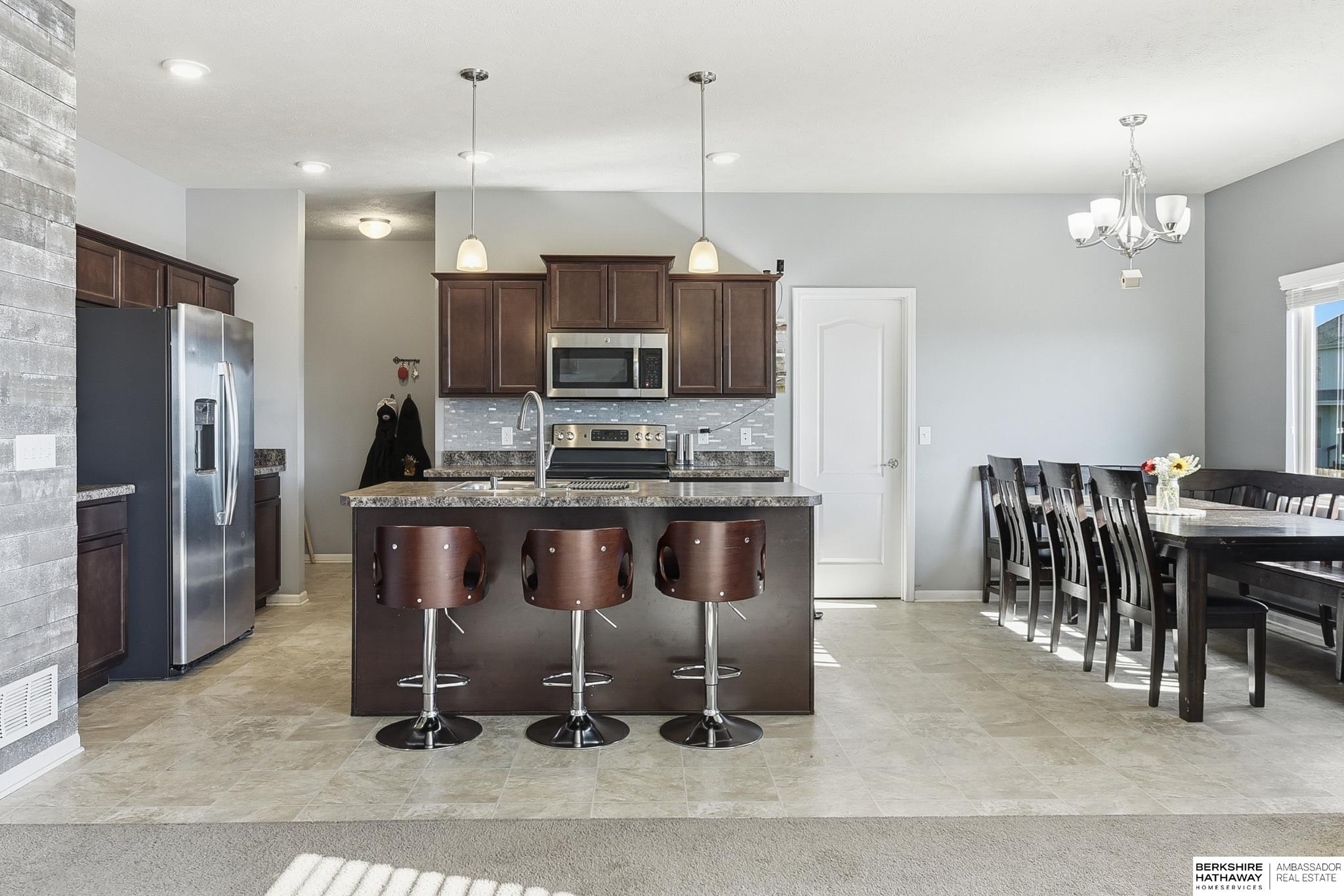 Omaha, Nebraska 68136, United States, 4 Bedrooms Bedrooms, ,2 BathroomsBathrooms,Residential,Active,240856