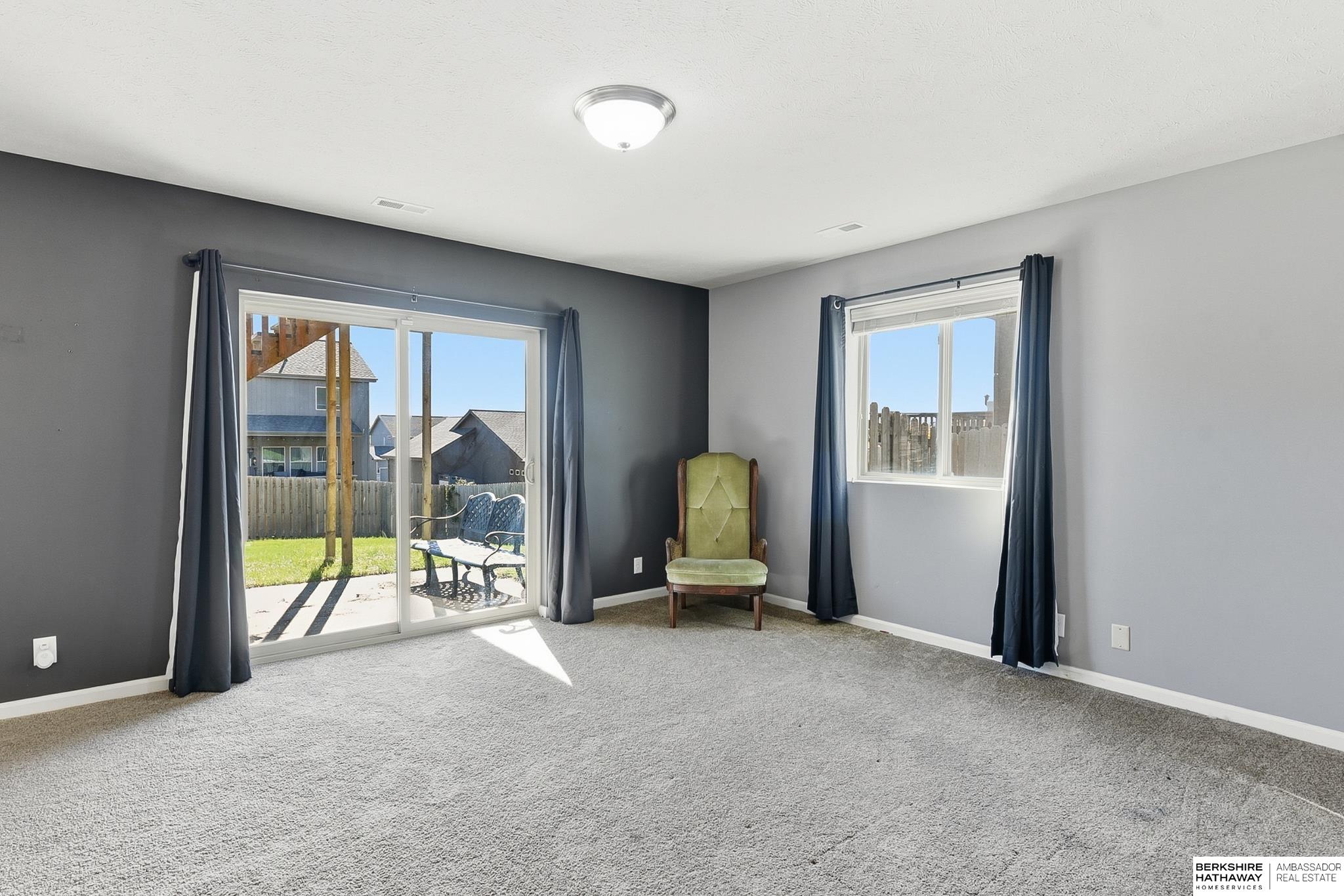 Omaha, Nebraska 68136, United States, 4 Bedrooms Bedrooms, ,2 BathroomsBathrooms,Residential,Active,240856