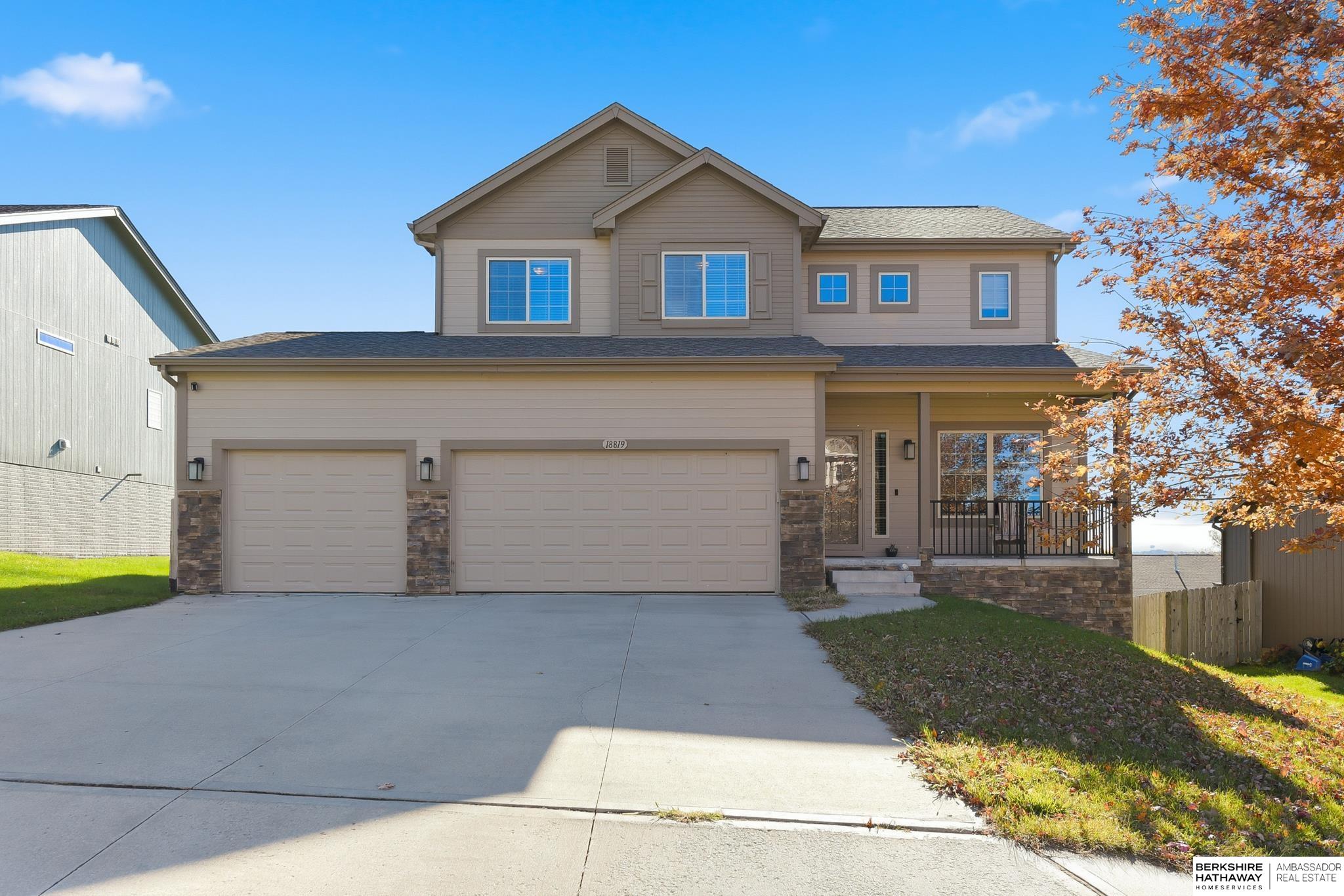 Omaha, Nebraska 68136, United States, 4 Bedrooms Bedrooms, ,2 BathroomsBathrooms,Residential,Active,240856