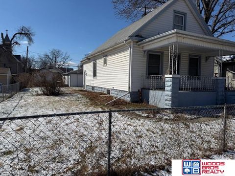 Photo of 1319 Claremont Street, Lincoln, NE 68508 (MLS # 22606920)