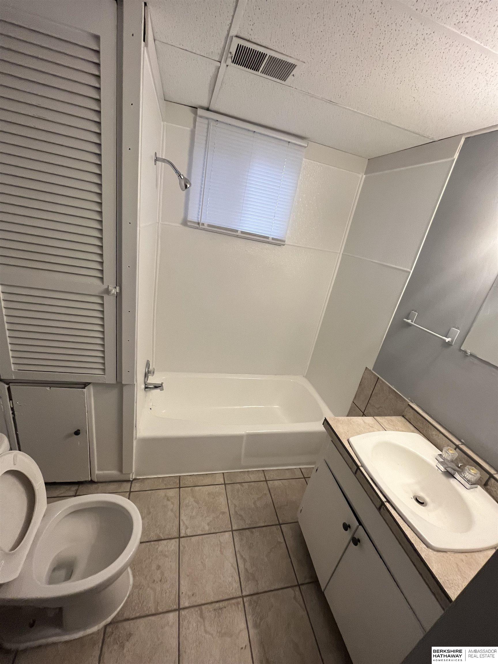 Fremont, Nebraska 68025, United States, 4 Bedrooms Bedrooms, ,5 BathroomsBathrooms,Residential,Active,135423