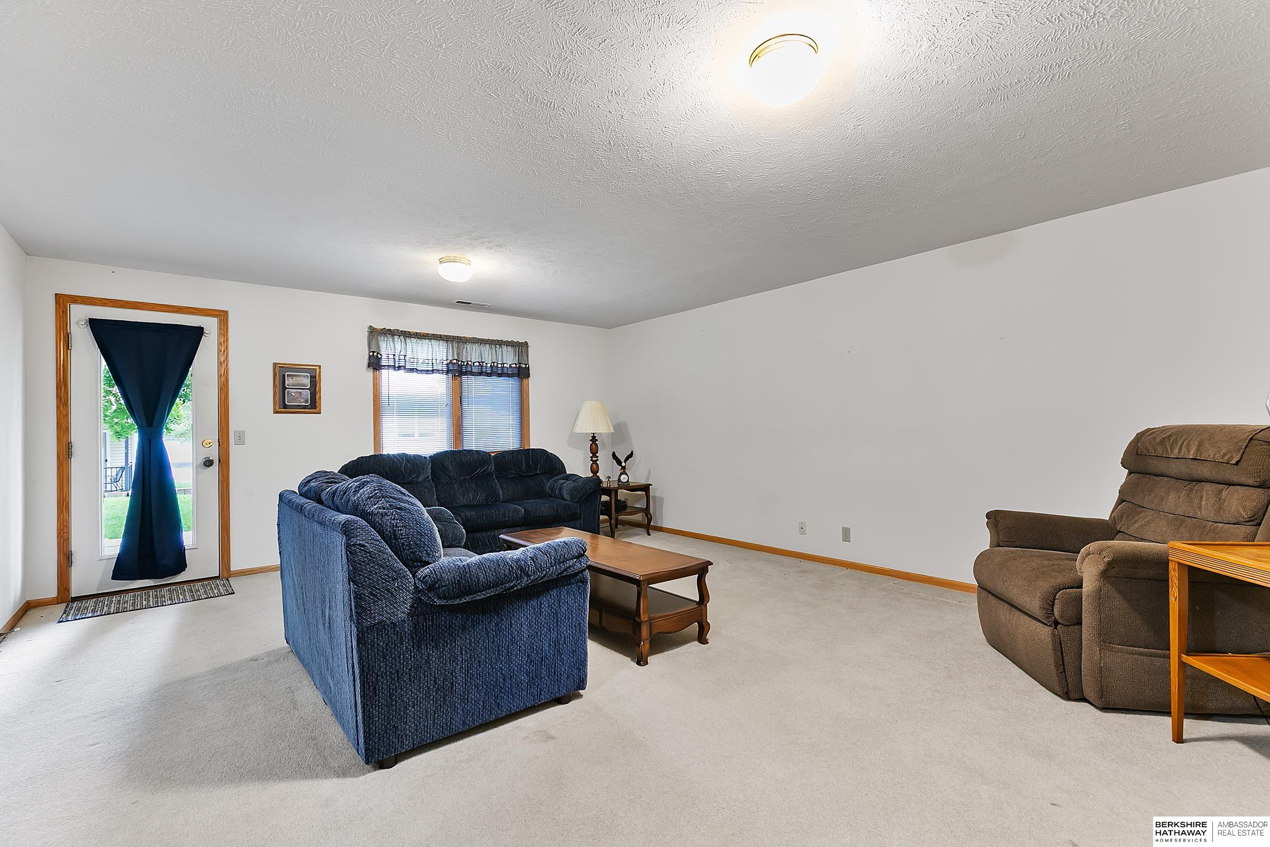 Lincoln, Nebraska 68516, United States, 3 Bedrooms Bedrooms, ,3 BathroomsBathrooms,Residential,Active,231754