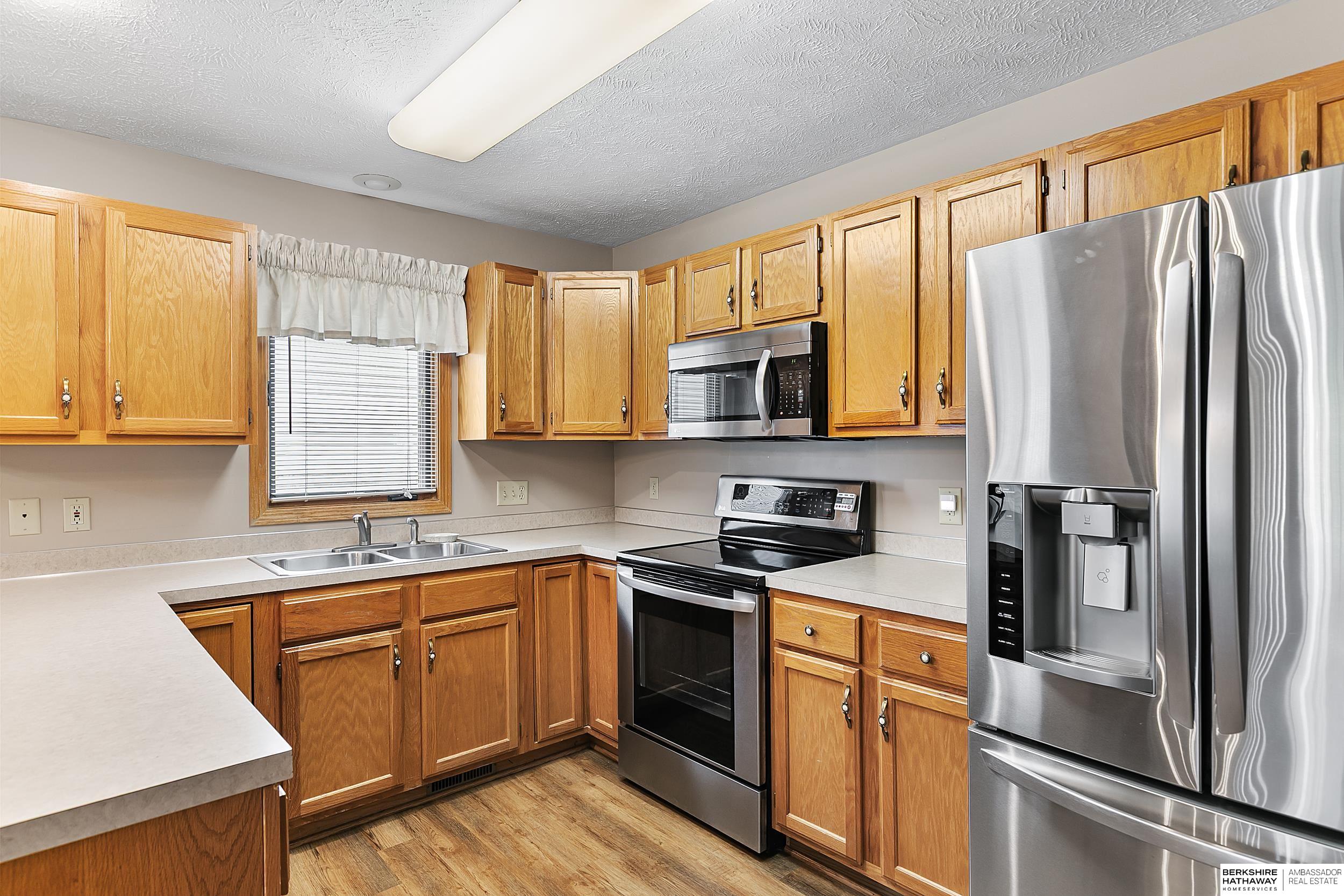 Lincoln, Nebraska 68516, United States, 3 Bedrooms Bedrooms, ,3 BathroomsBathrooms,Residential,Active,231754