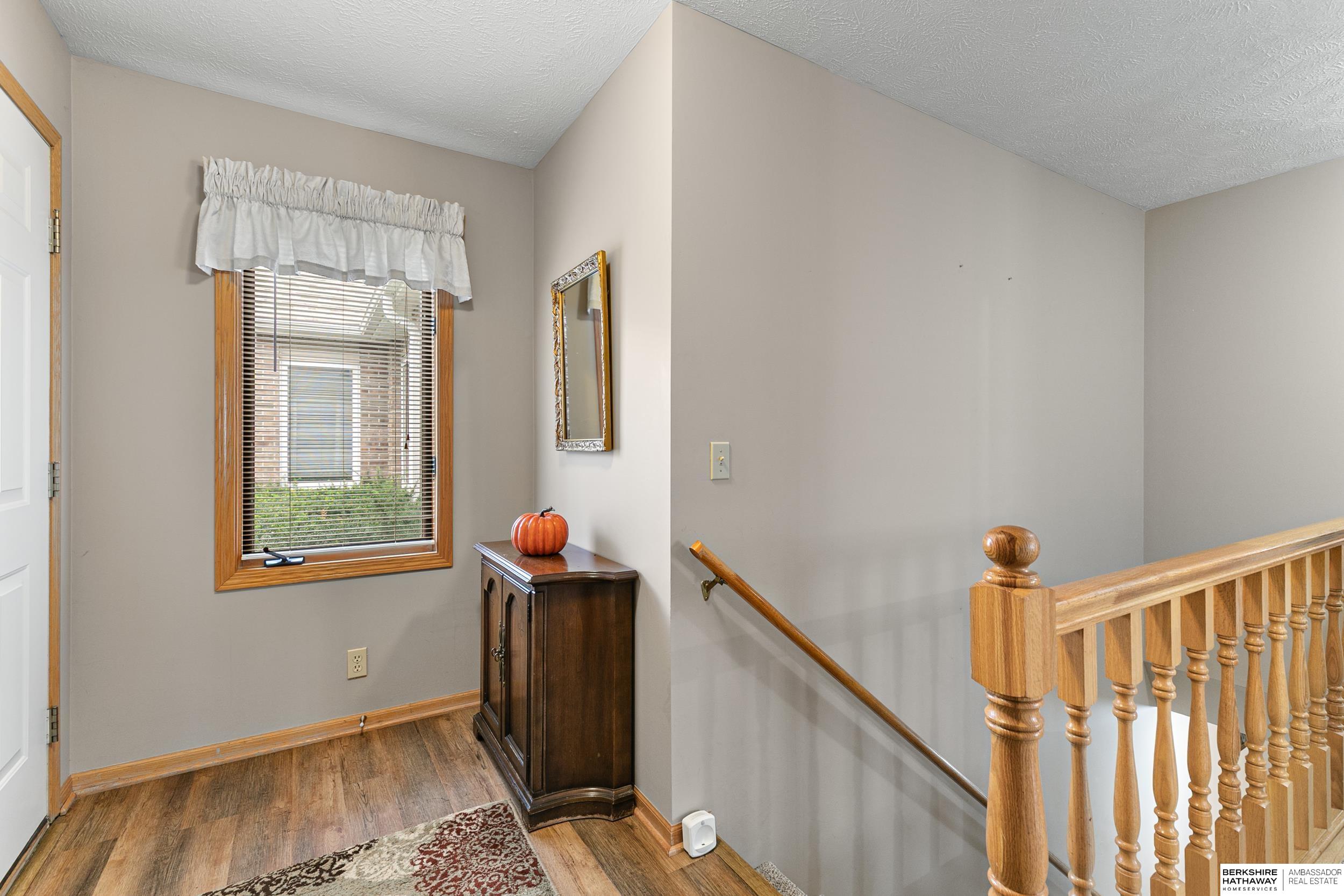 Lincoln, Nebraska 68516, United States, 3 Bedrooms Bedrooms, ,3 BathroomsBathrooms,Residential,Active,231754