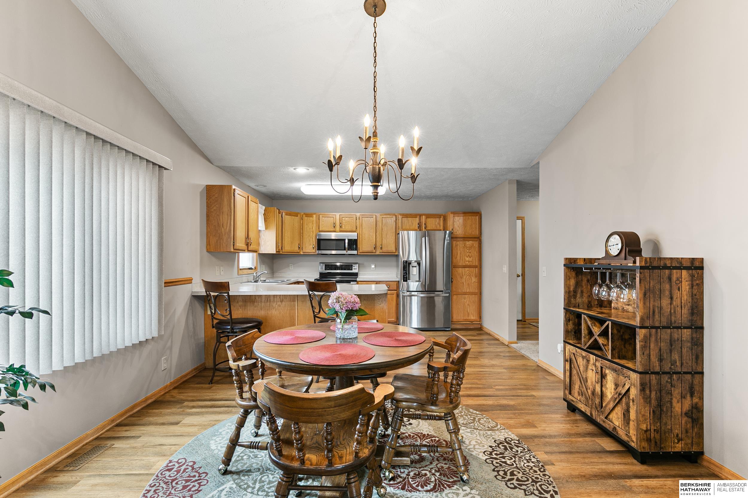 Lincoln, Nebraska 68516, United States, 3 Bedrooms Bedrooms, ,3 BathroomsBathrooms,Residential,Active,231754