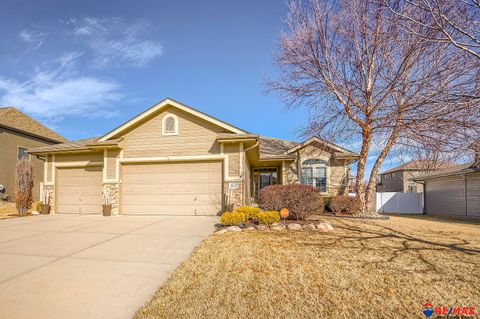 Photo of 7628 Leawood Street, Papillion, NE 68046 (MLS # 22604346)
