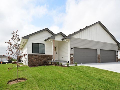 Photo of 14802 Bruning Street, Bennington, NE 68007 (MLS # 22515066)