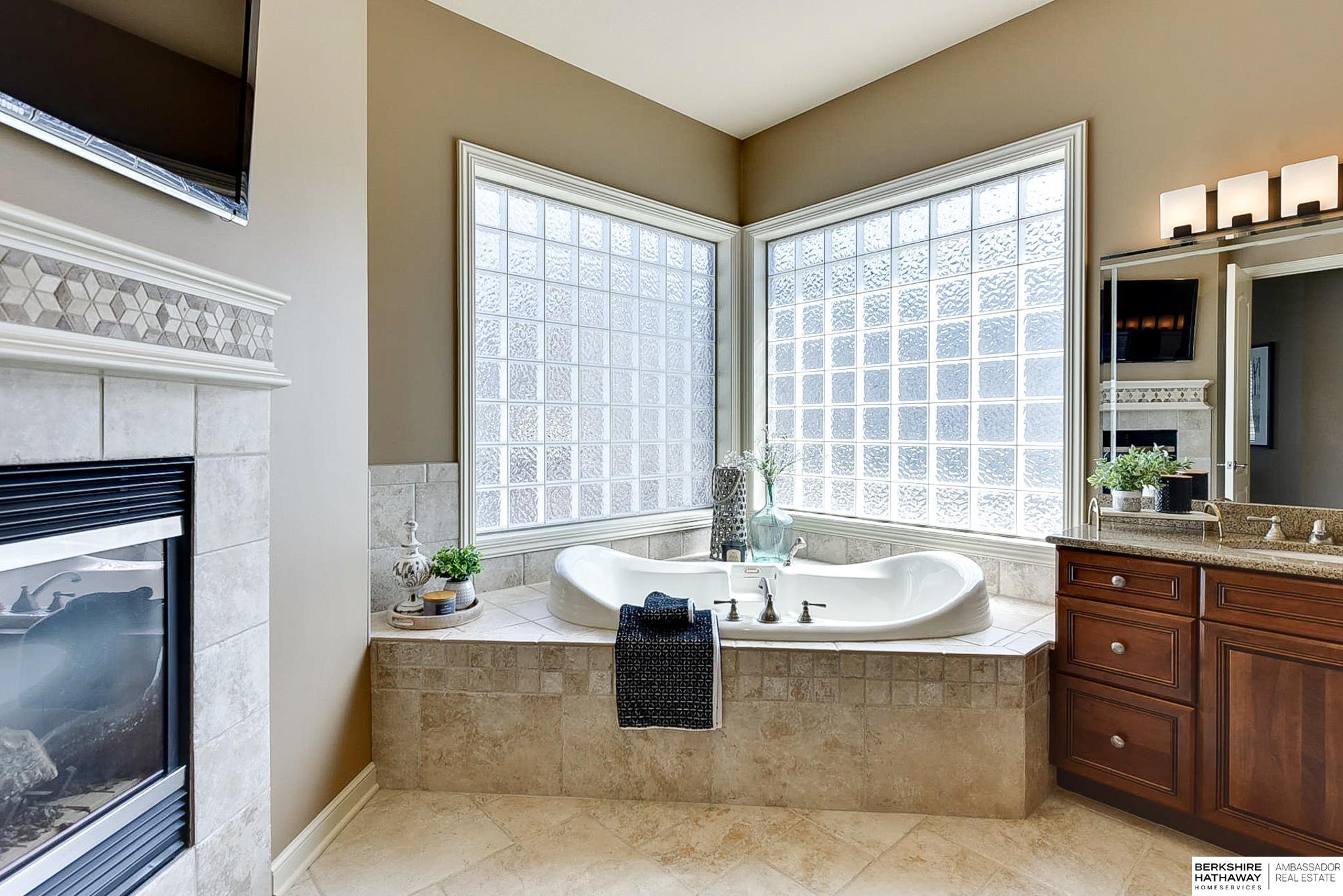 Bennington, Nebraska 68007, United States, 4 Bedrooms Bedrooms, ,6 BathroomsBathrooms,Residential,Active,109809