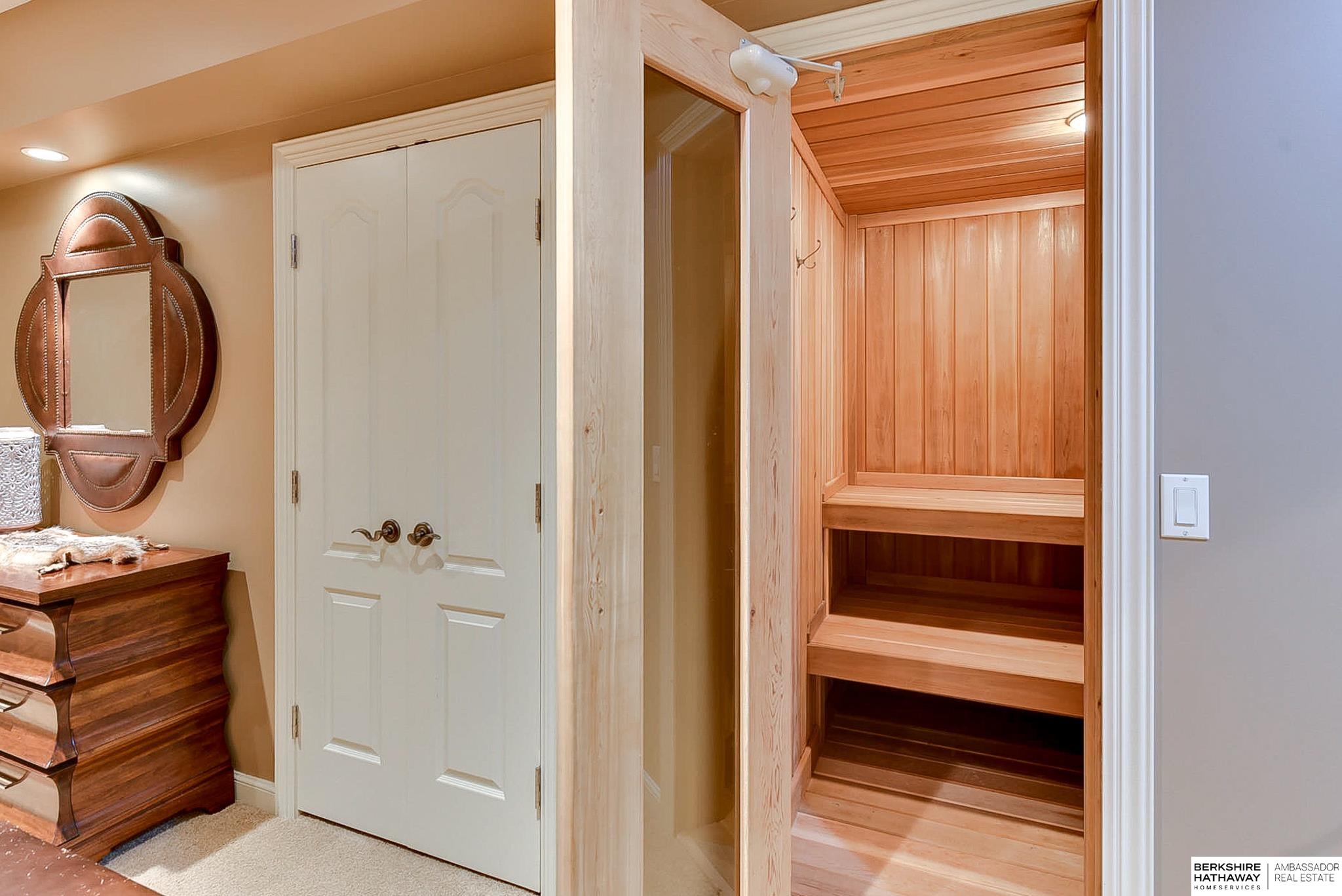 Bennington, Nebraska 68007, United States, 4 Bedrooms Bedrooms, ,6 BathroomsBathrooms,Residential,Active,109809