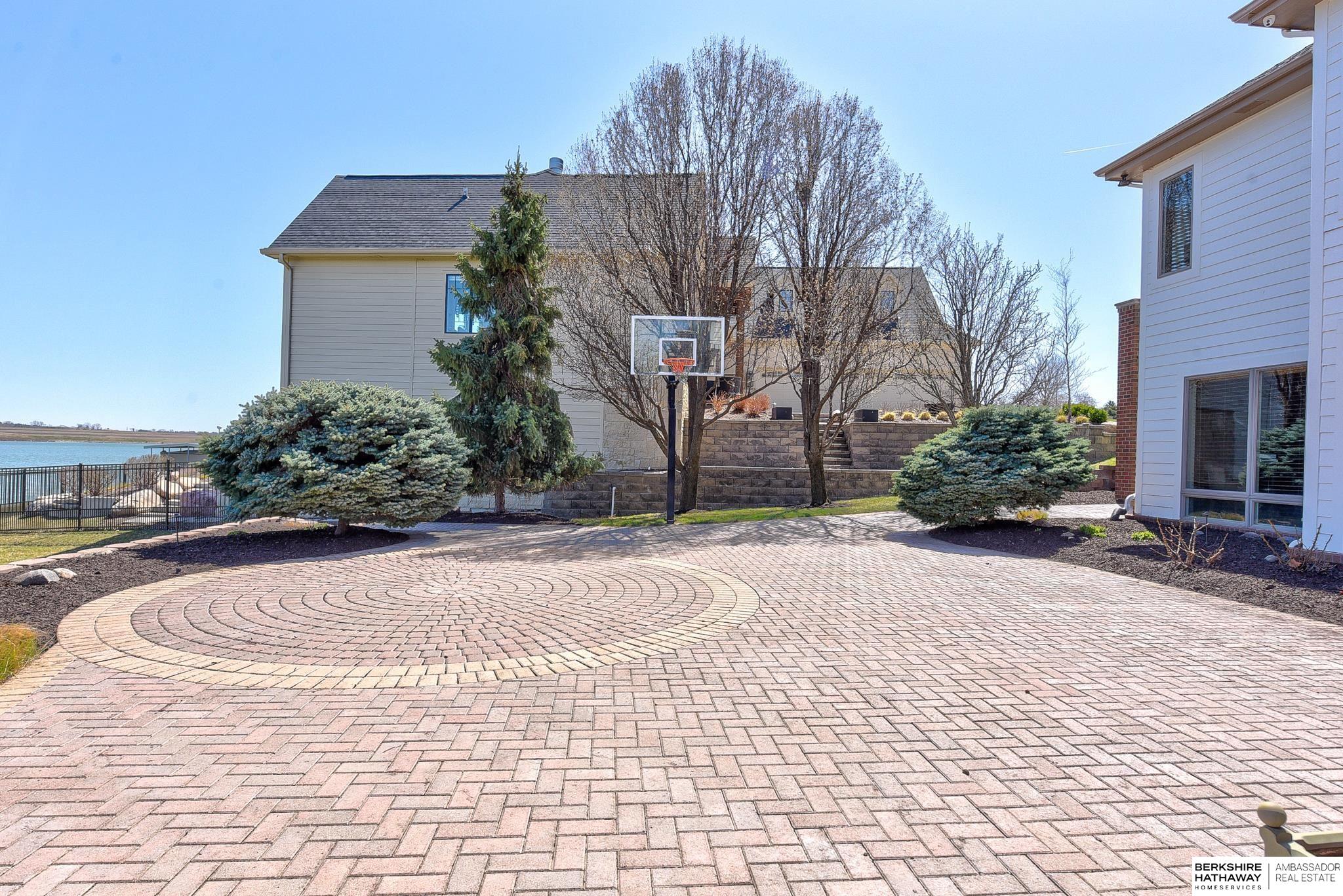 Bennington, Nebraska 68007, United States, 4 Bedrooms Bedrooms, ,6 BathroomsBathrooms,Residential,Active,109809