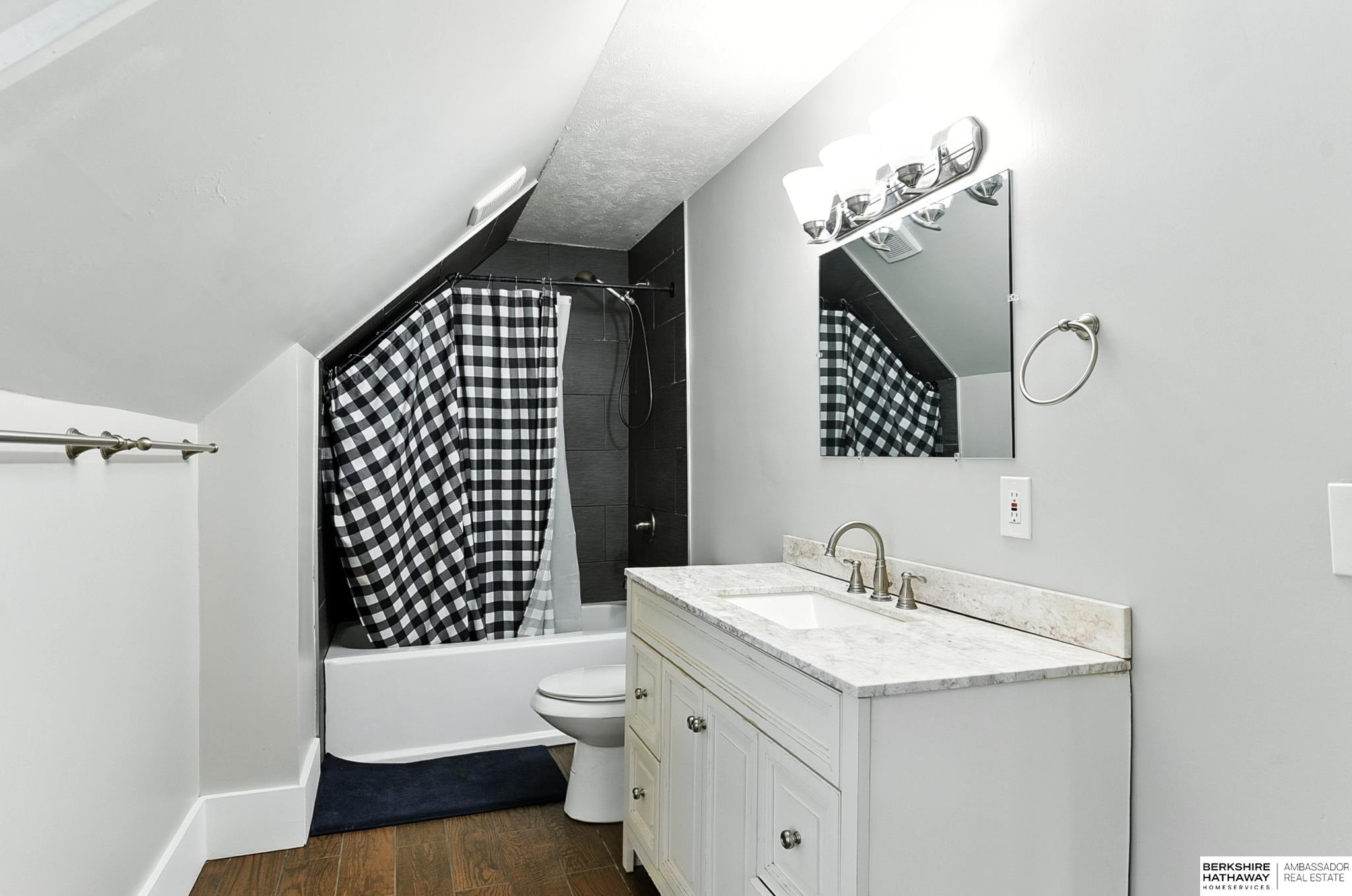 Omaha, Nebraska 68104, United States, 4 Bedrooms Bedrooms, ,2 BathroomsBathrooms,Residential,Pending,191062