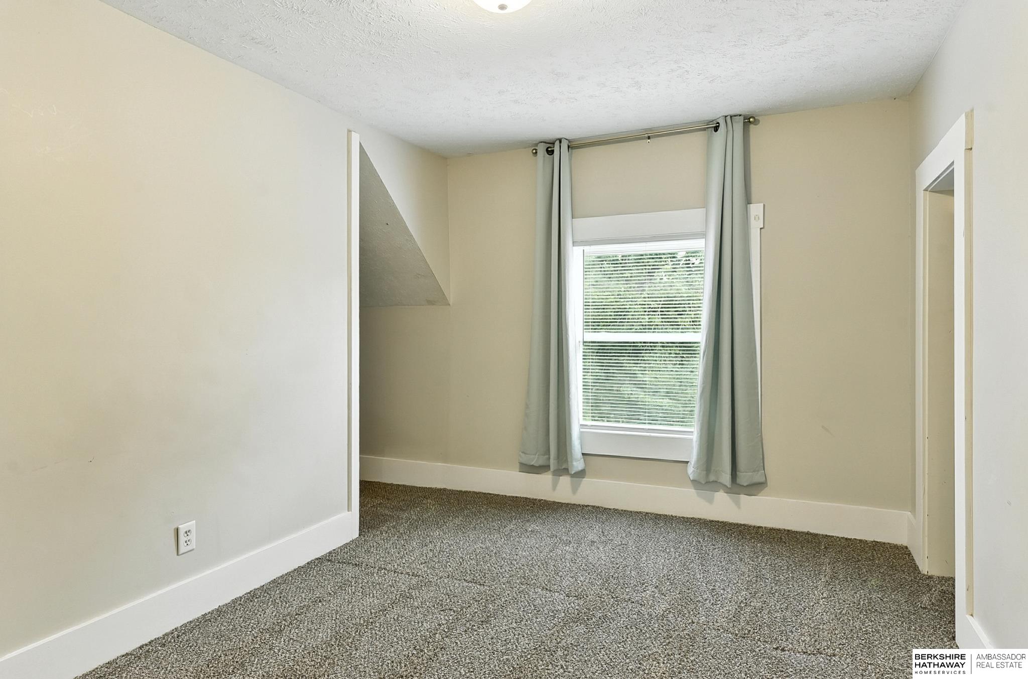 Omaha, Nebraska 68104, United States, 4 Bedrooms Bedrooms, ,2 BathroomsBathrooms,Residential,Pending,191062