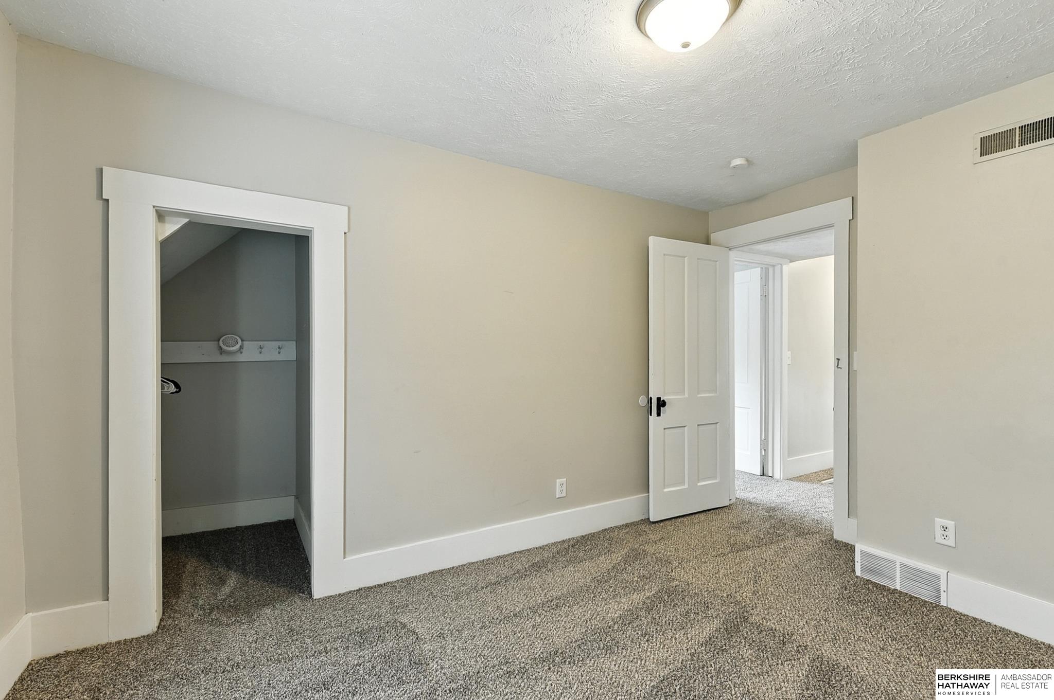 Omaha, Nebraska 68104, United States, 4 Bedrooms Bedrooms, ,2 BathroomsBathrooms,Residential,Pending,191062