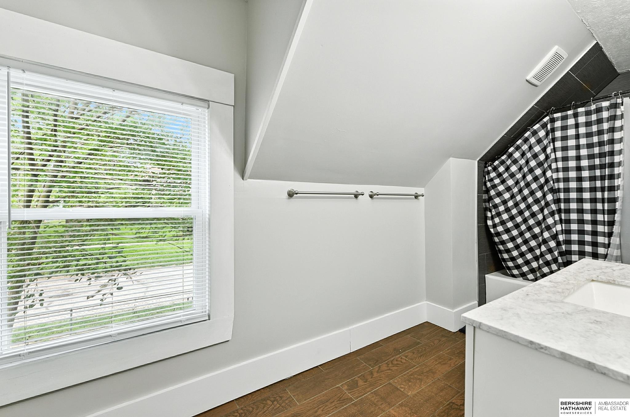 Omaha, Nebraska 68104, United States, 4 Bedrooms Bedrooms, ,2 BathroomsBathrooms,Residential,Pending,191062