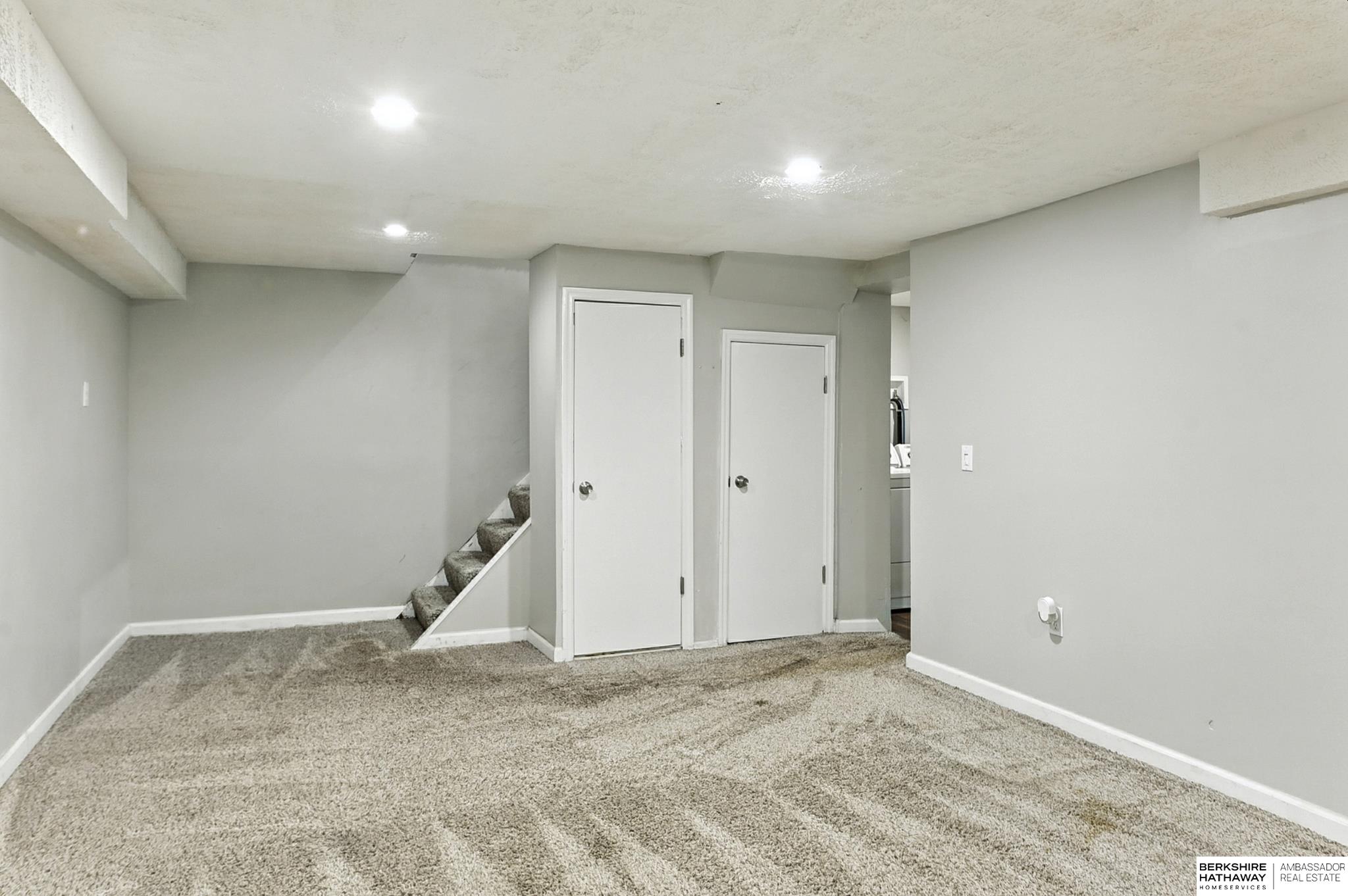 Omaha, Nebraska 68104, United States, 4 Bedrooms Bedrooms, ,2 BathroomsBathrooms,Residential,Pending,191062