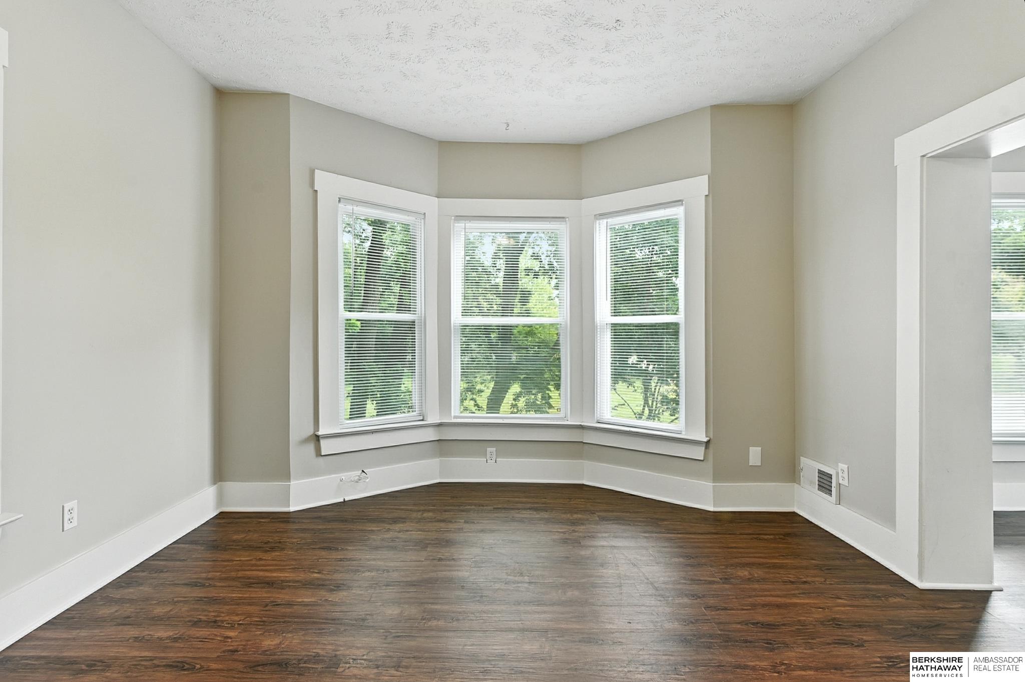 Omaha, Nebraska 68104, United States, 4 Bedrooms Bedrooms, ,2 BathroomsBathrooms,Residential,Pending,191062