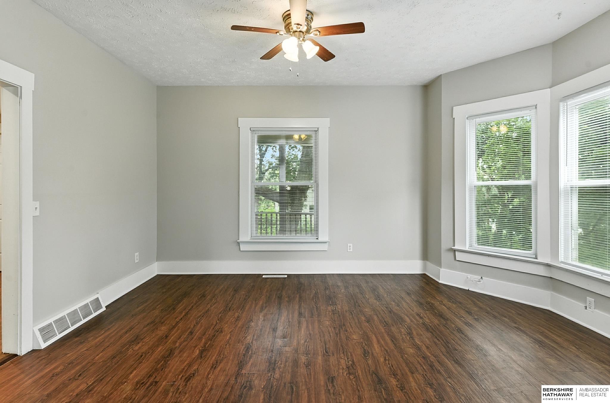 Omaha, Nebraska 68104, United States, 4 Bedrooms Bedrooms, ,2 BathroomsBathrooms,Residential,Pending,191062