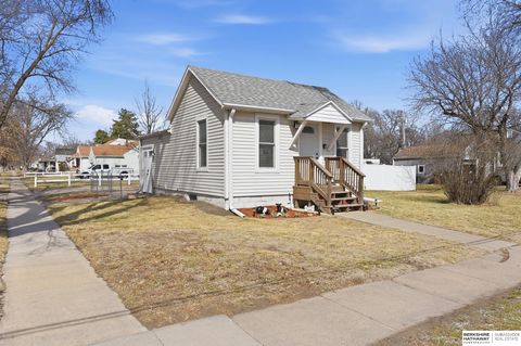 Photo of 810 E 16th Street, Fremont, NE 68025 (MLS # 22606633)