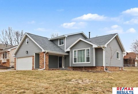 Photo of 1001 Edgewood Boulevard, Papillion, NE 68046 (MLS # 22603494)