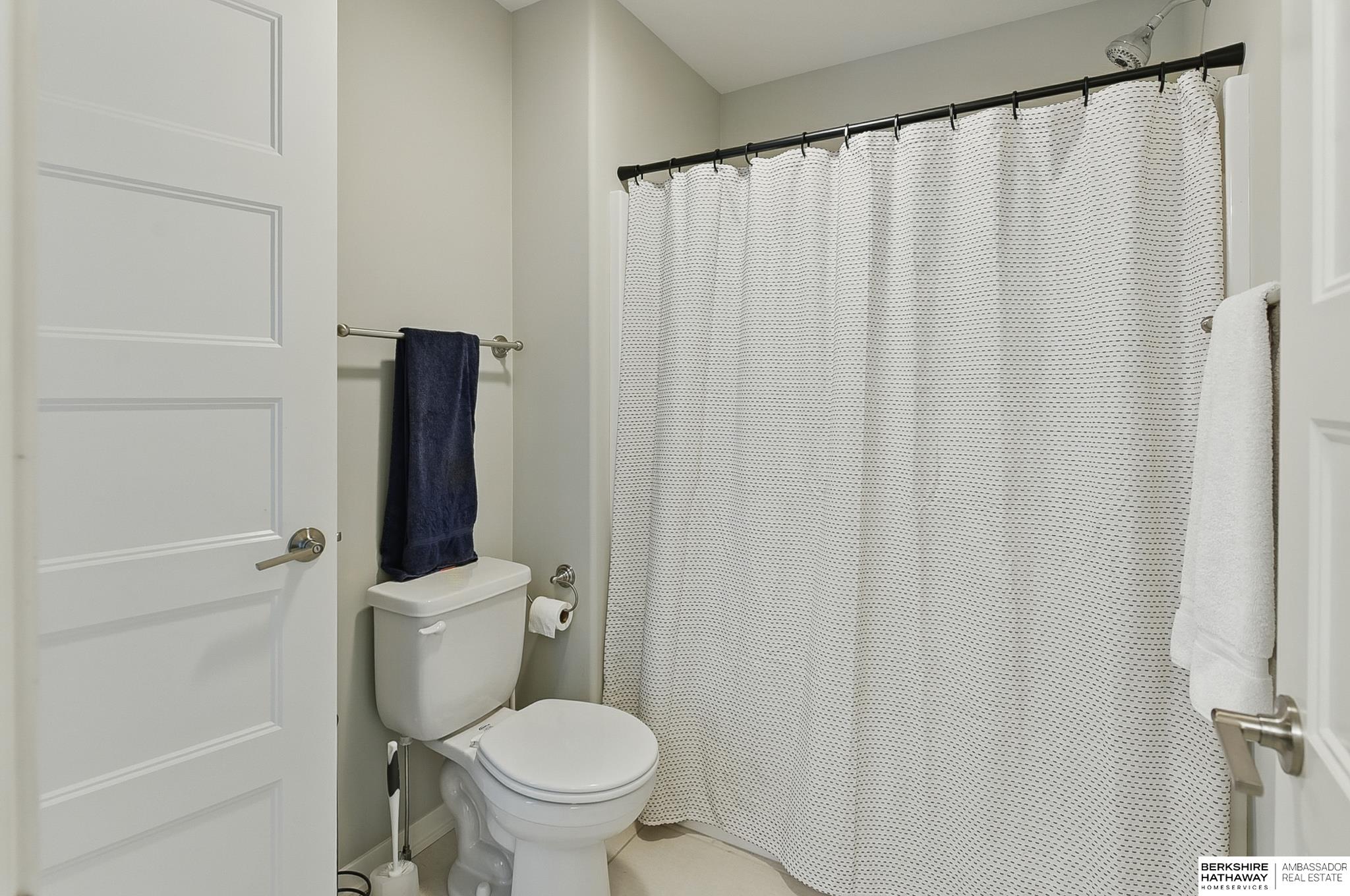 Elkhorn, Nebraska 68022, United States, 5 Bedrooms Bedrooms, ,4 BathroomsBathrooms,Residential,Active,179298