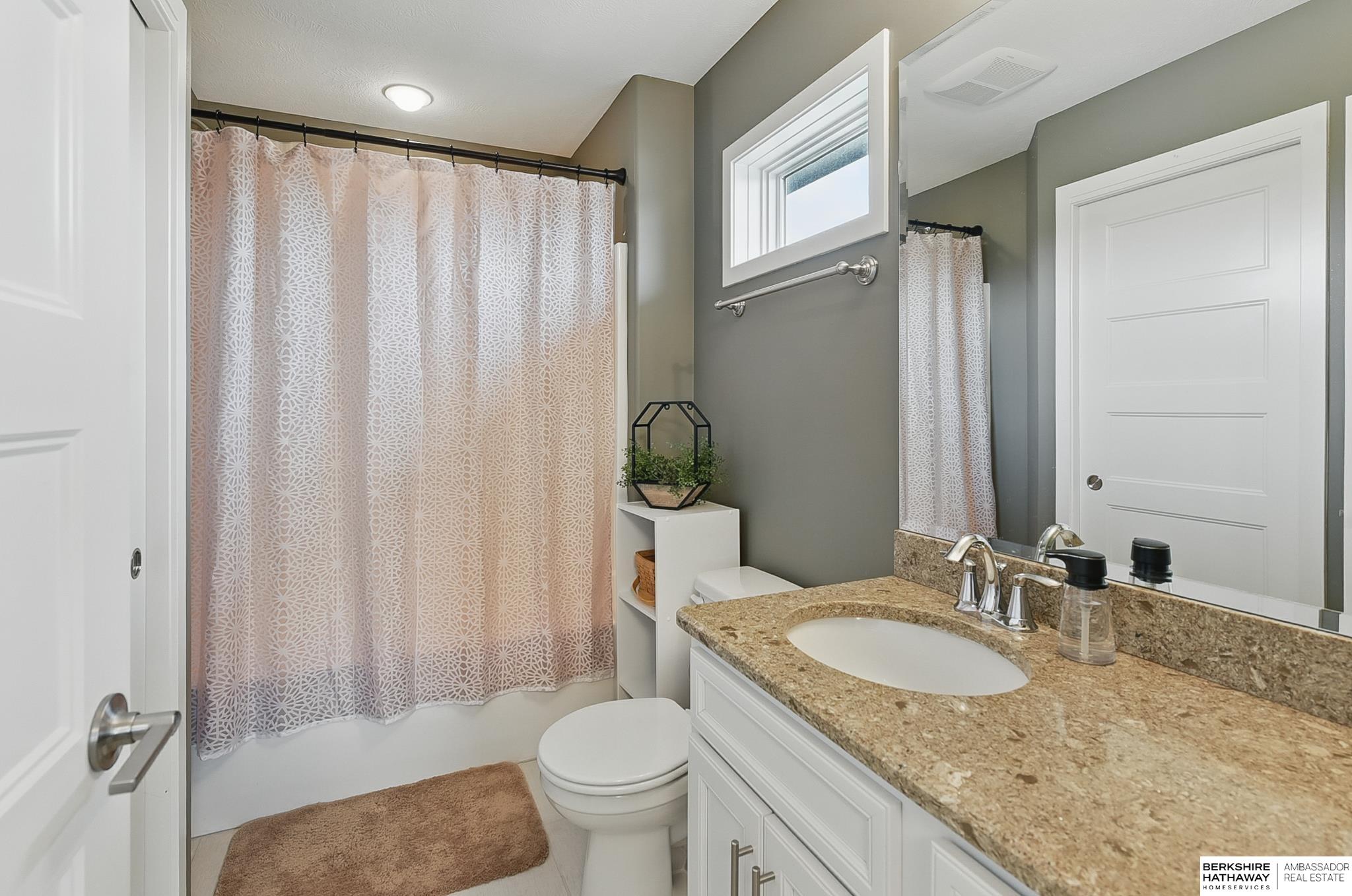 Elkhorn, Nebraska 68022, United States, 5 Bedrooms Bedrooms, ,4 BathroomsBathrooms,Residential,Active,179298