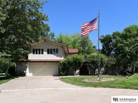 Photo of 5606 S 126th Circle, Omaha, NE 68137 (MLS # 22613350)
