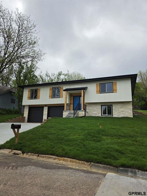 Photo of 5129 Raven Oaks Drive, Omaha, NE 68152 (MLS # 22611472)