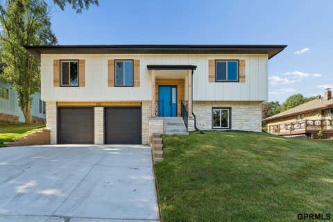 Photo of 5129 Raven Oaks Drive, Omaha, NE 68152 (MLS # 22611472)