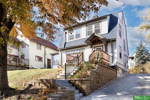 Photo of 1050 S 35th Avenue, Omaha, NE 68105 (MLS # 22532956)