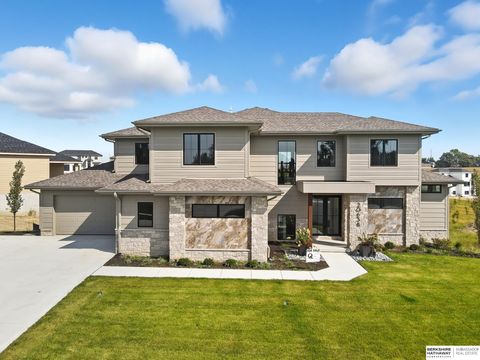 Photo of 20638 Laurel Avenue, Elkhorn, NE 68022 (MLS # 22607228)