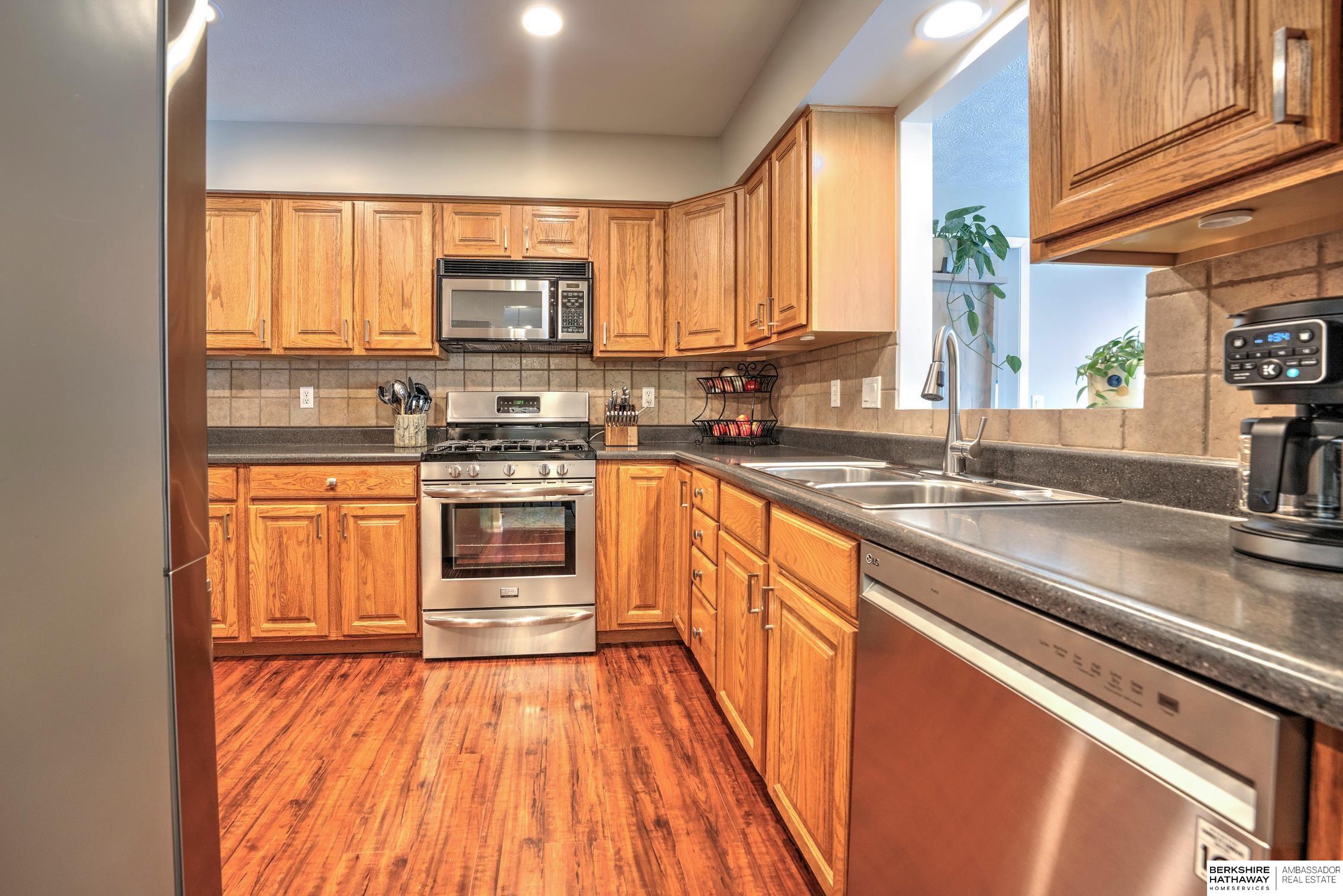 Omaha, Nebraska 68144, United States, 3 Bedrooms Bedrooms, ,2 BathroomsBathrooms,Residential,Pending,144879