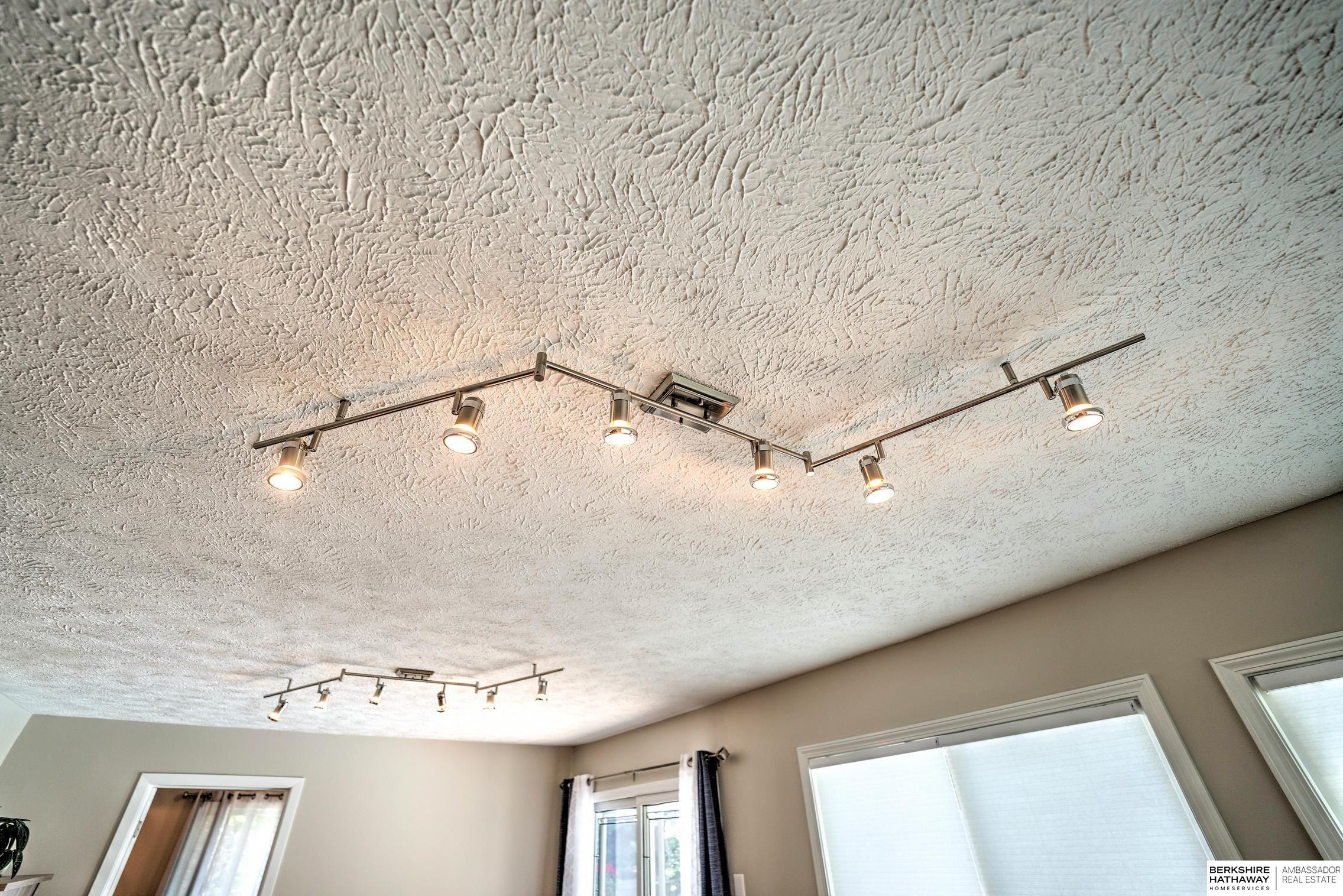 Omaha, Nebraska 68144, United States, 3 Bedrooms Bedrooms, ,2 BathroomsBathrooms,Residential,Pending,144879