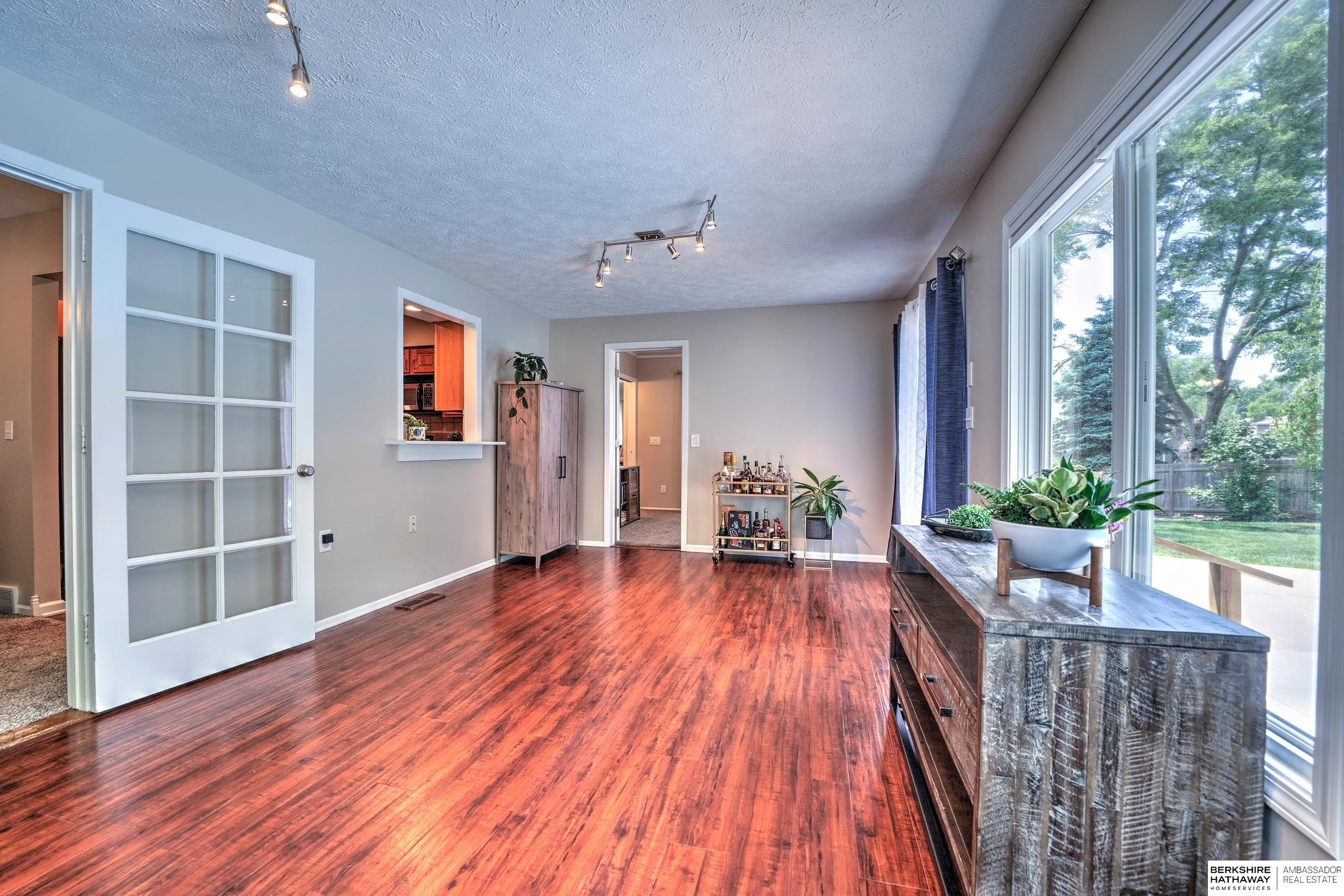 Omaha, Nebraska 68144, United States, 3 Bedrooms Bedrooms, ,2 BathroomsBathrooms,Residential,Pending,144879