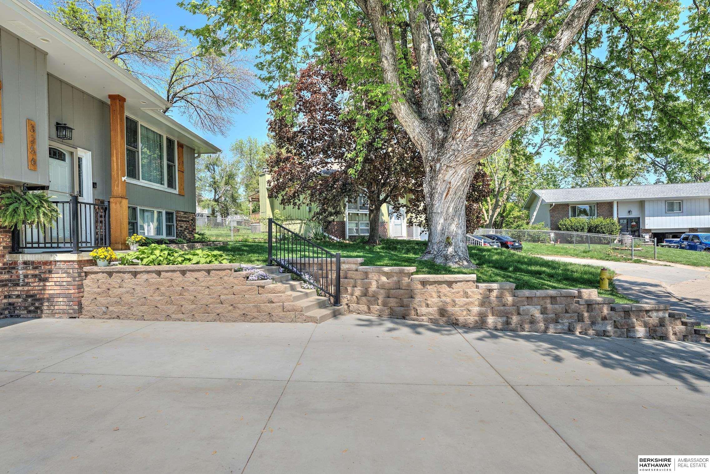 Omaha, Nebraska 68144, United States, 3 Bedrooms Bedrooms, ,2 BathroomsBathrooms,Residential,Pending,144879