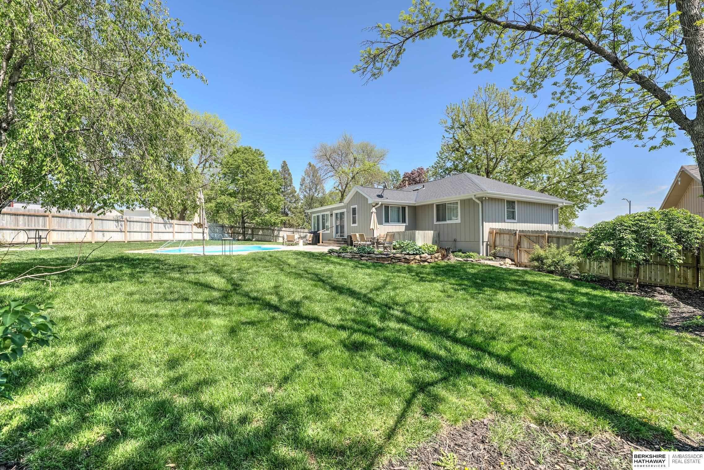 Omaha, Nebraska 68144, United States, 3 Bedrooms Bedrooms, ,2 BathroomsBathrooms,Residential,Pending,144879