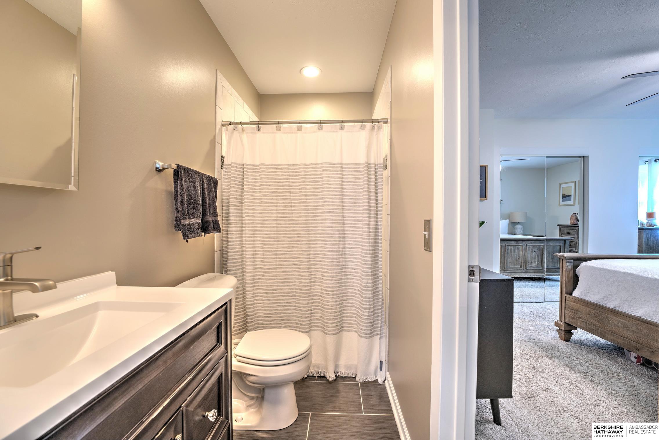 Omaha, Nebraska 68144, United States, 3 Bedrooms Bedrooms, ,2 BathroomsBathrooms,Residential,Pending,144879