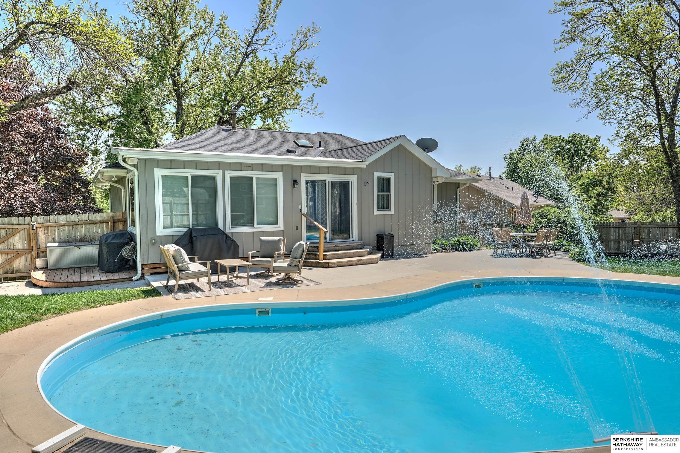 Omaha, Nebraska 68144, United States, 3 Bedrooms Bedrooms, ,2 BathroomsBathrooms,Residential,Pending,144879