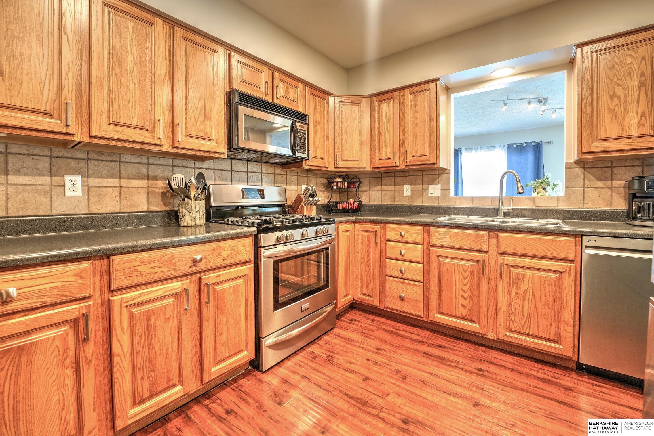 Omaha, Nebraska 68144, United States, 3 Bedrooms Bedrooms, ,2 BathroomsBathrooms,Residential,Pending,144879