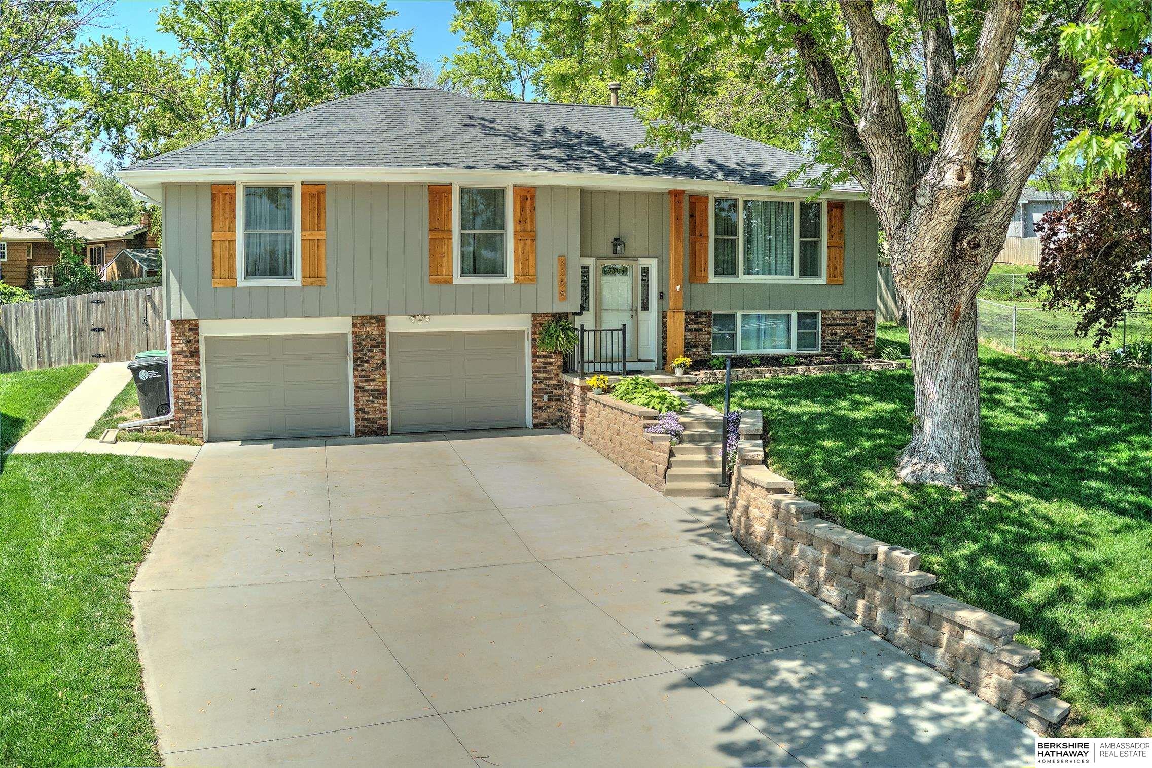 Omaha, Nebraska 68144, United States, 3 Bedrooms Bedrooms, ,2 BathroomsBathrooms,Residential,Pending,144879