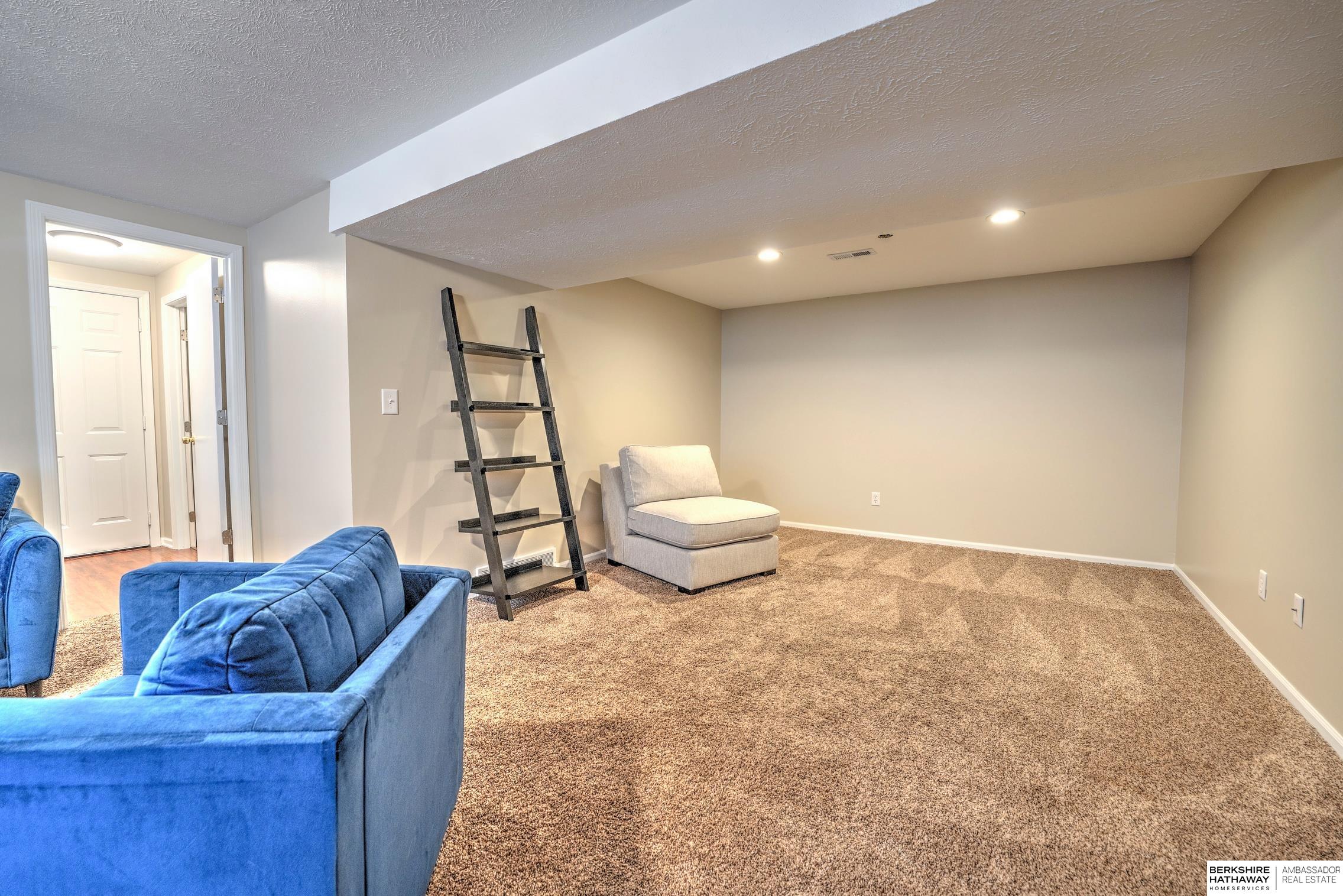 Omaha, Nebraska 68144, United States, 3 Bedrooms Bedrooms, ,2 BathroomsBathrooms,Residential,Pending,144879