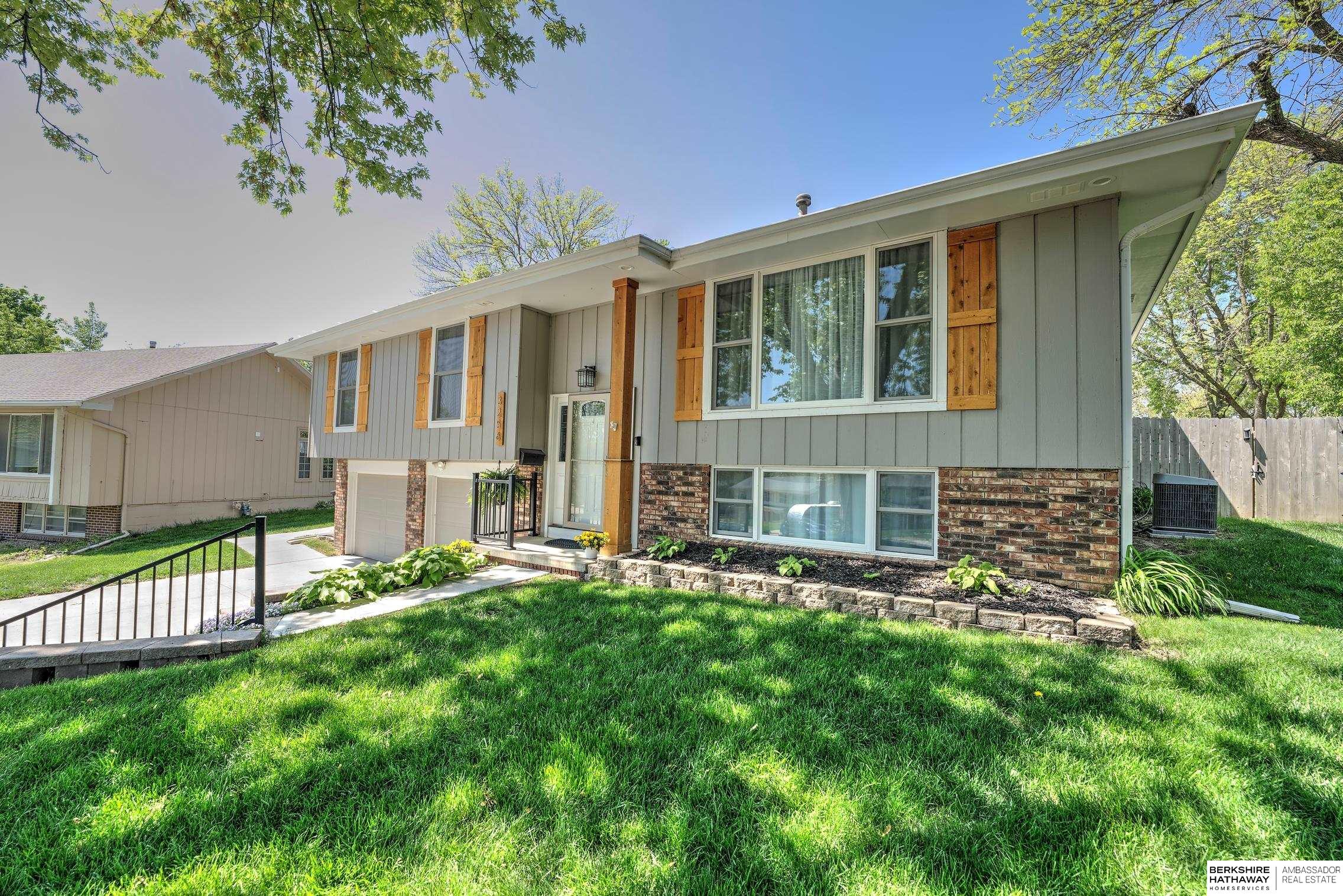 Omaha, Nebraska 68144, United States, 3 Bedrooms Bedrooms, ,2 BathroomsBathrooms,Residential,Pending,144879