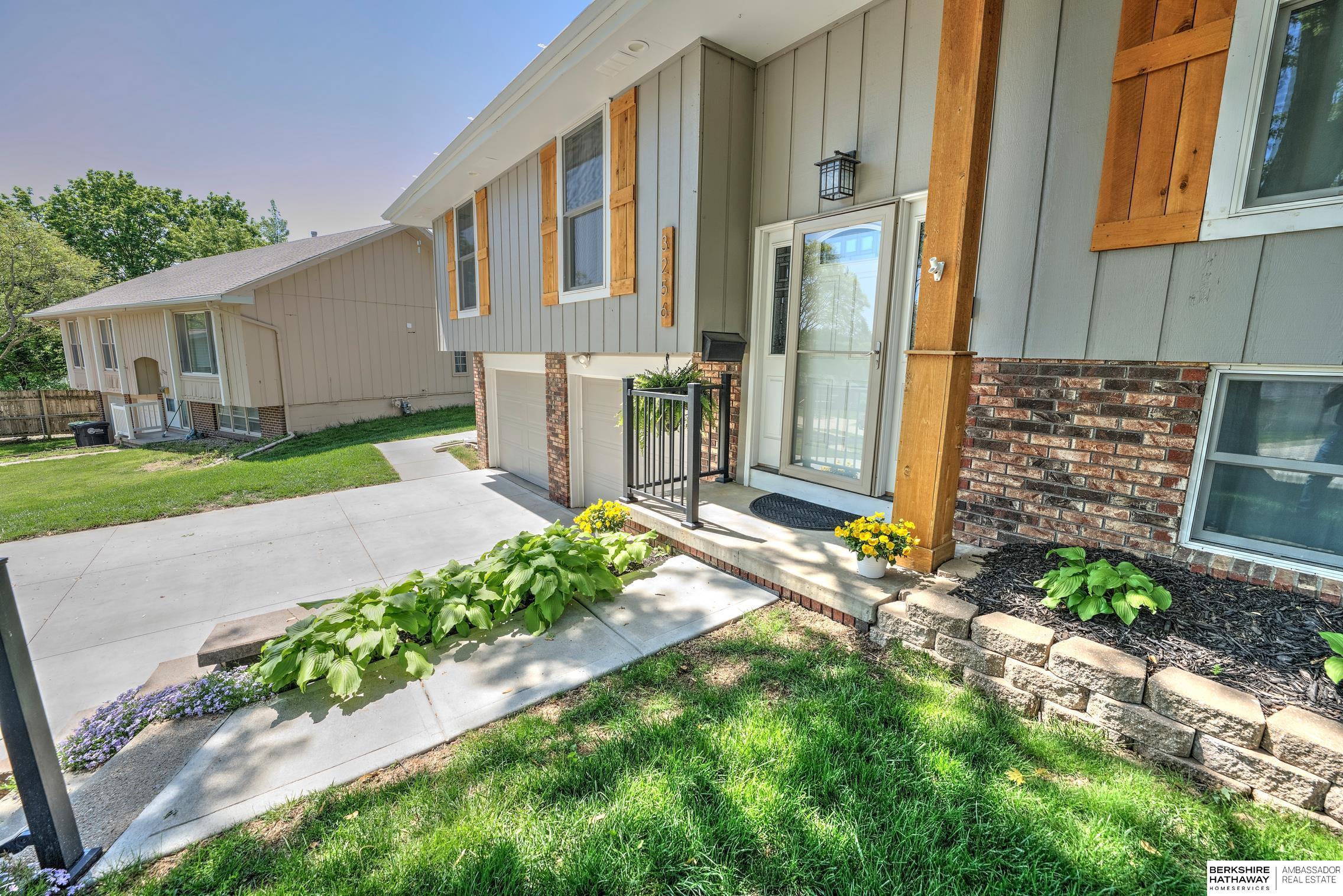 Omaha, Nebraska 68144, United States, 3 Bedrooms Bedrooms, ,2 BathroomsBathrooms,Residential,Pending,144879