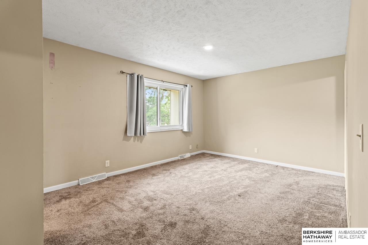 Omaha, Nebraska 68127, United States, 3 Bedrooms Bedrooms, ,3 BathroomsBathrooms,Residential,Active,151555