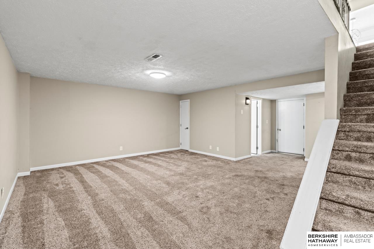 Omaha, Nebraska 68127, United States, 3 Bedrooms Bedrooms, ,3 BathroomsBathrooms,Residential,Active,151555