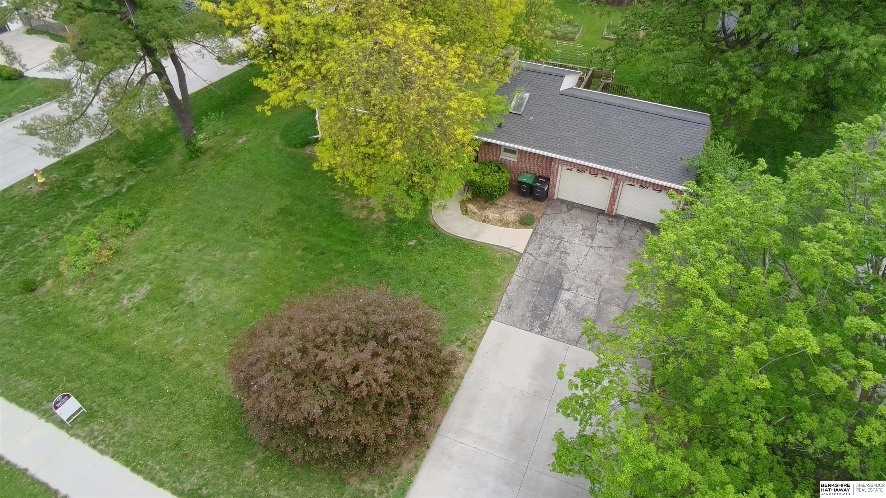 Omaha, Nebraska 68114, United States, 3 Bedrooms Bedrooms, ,2 BathroomsBathrooms,Residential,Pending,124711