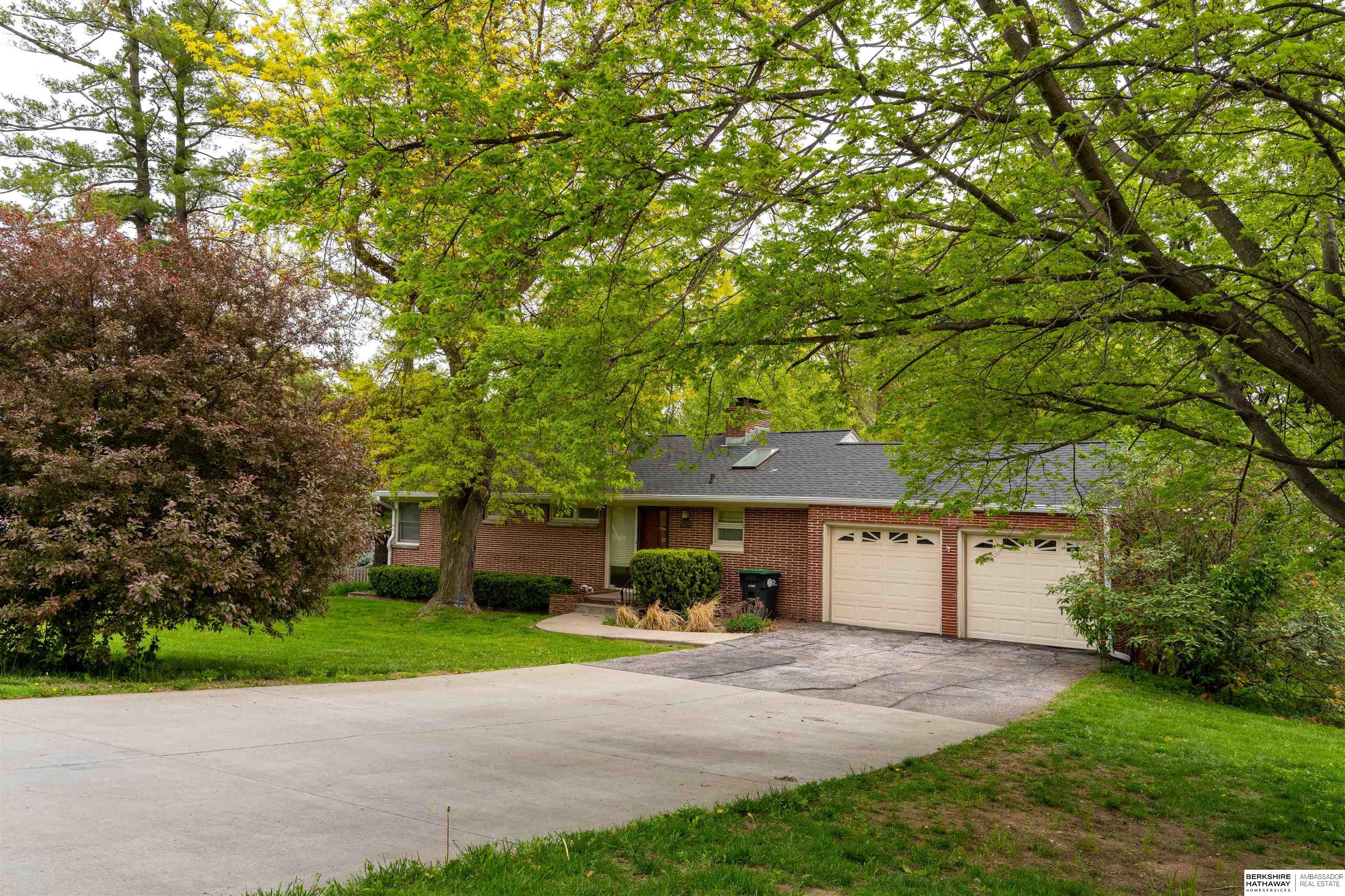 Omaha, Nebraska 68114, United States, 3 Bedrooms Bedrooms, ,2 BathroomsBathrooms,Residential,Pending,124711