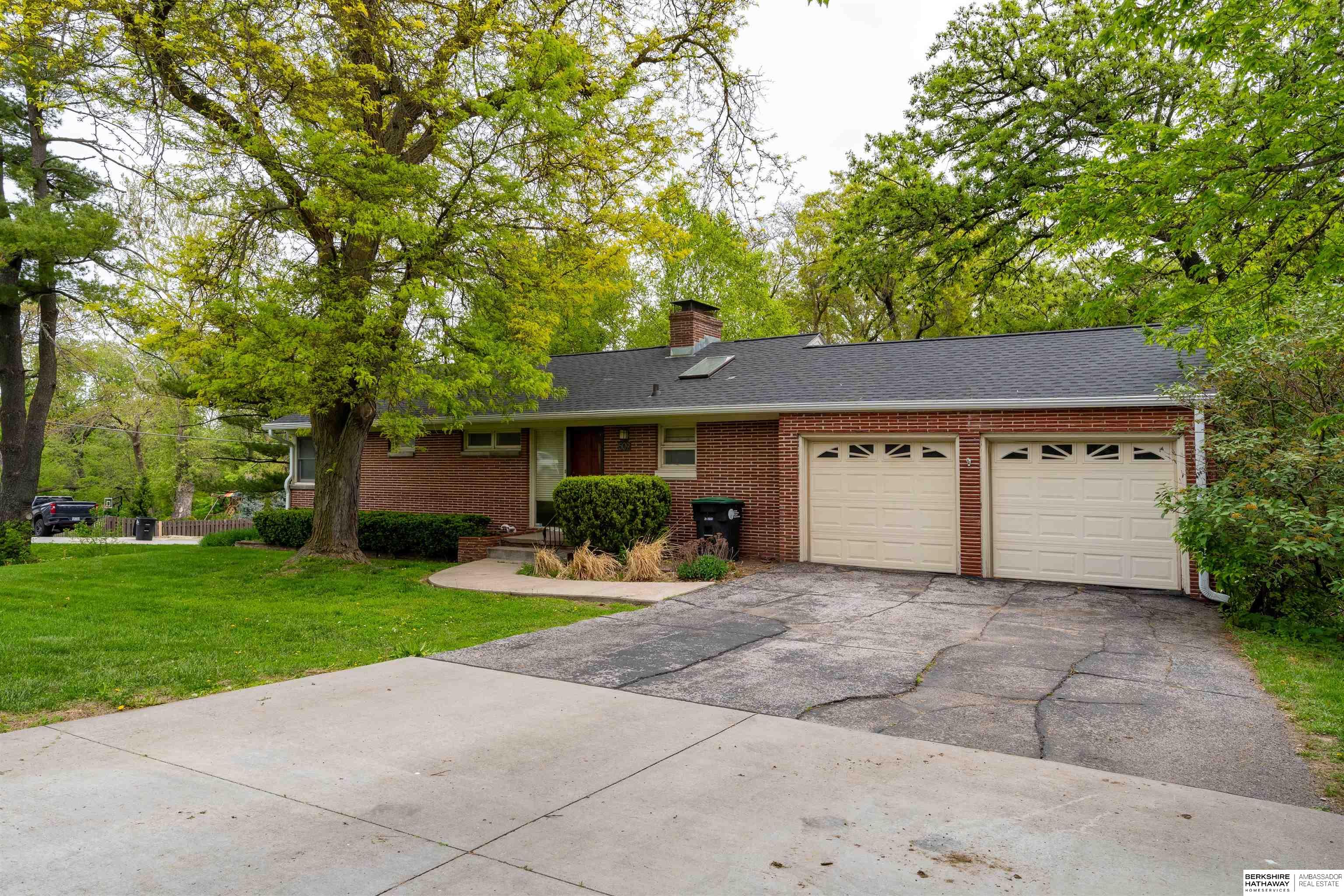 Omaha, Nebraska 68114, United States, 3 Bedrooms Bedrooms, ,2 BathroomsBathrooms,Residential,Pending,124711